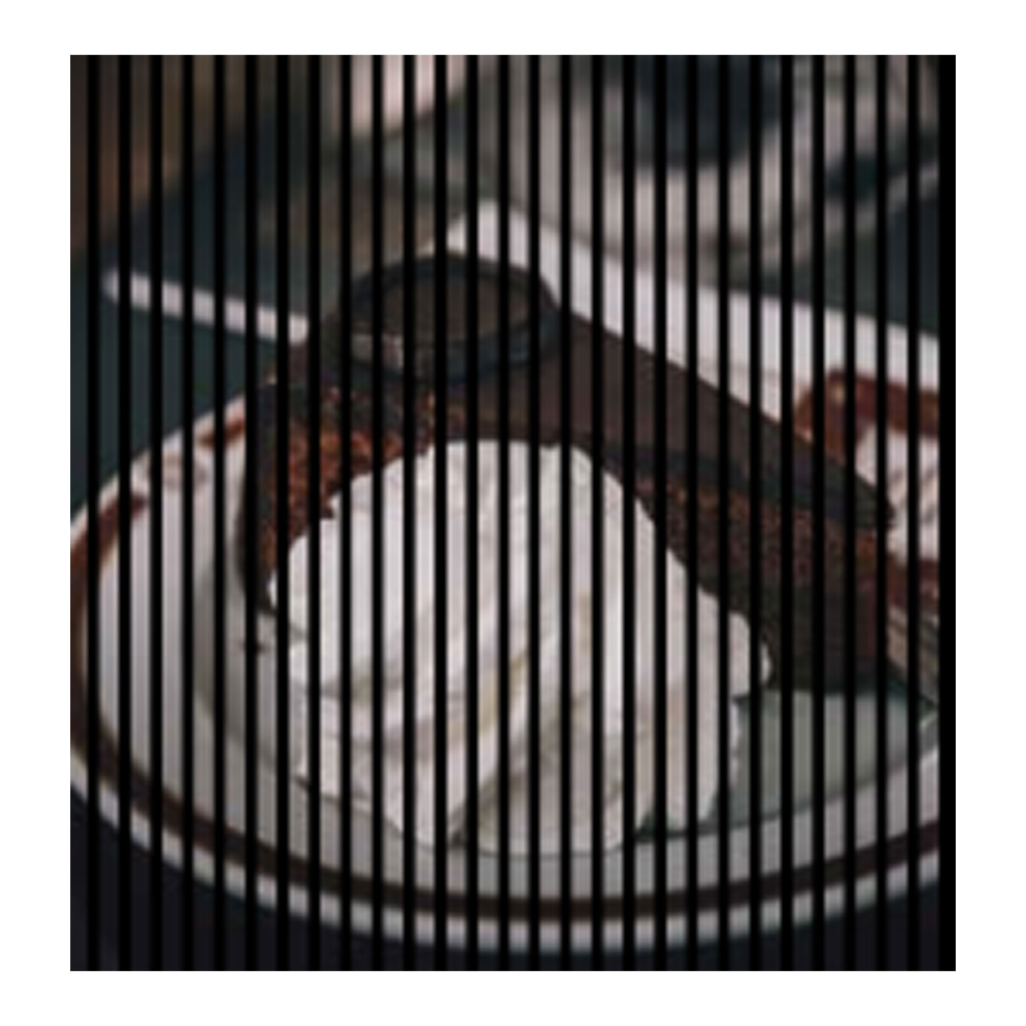 Pannelli acustici con stampa digitale di torta, crema e piatto; pannelli murali in marrone e bianco, disponibili in varie dimensioni.