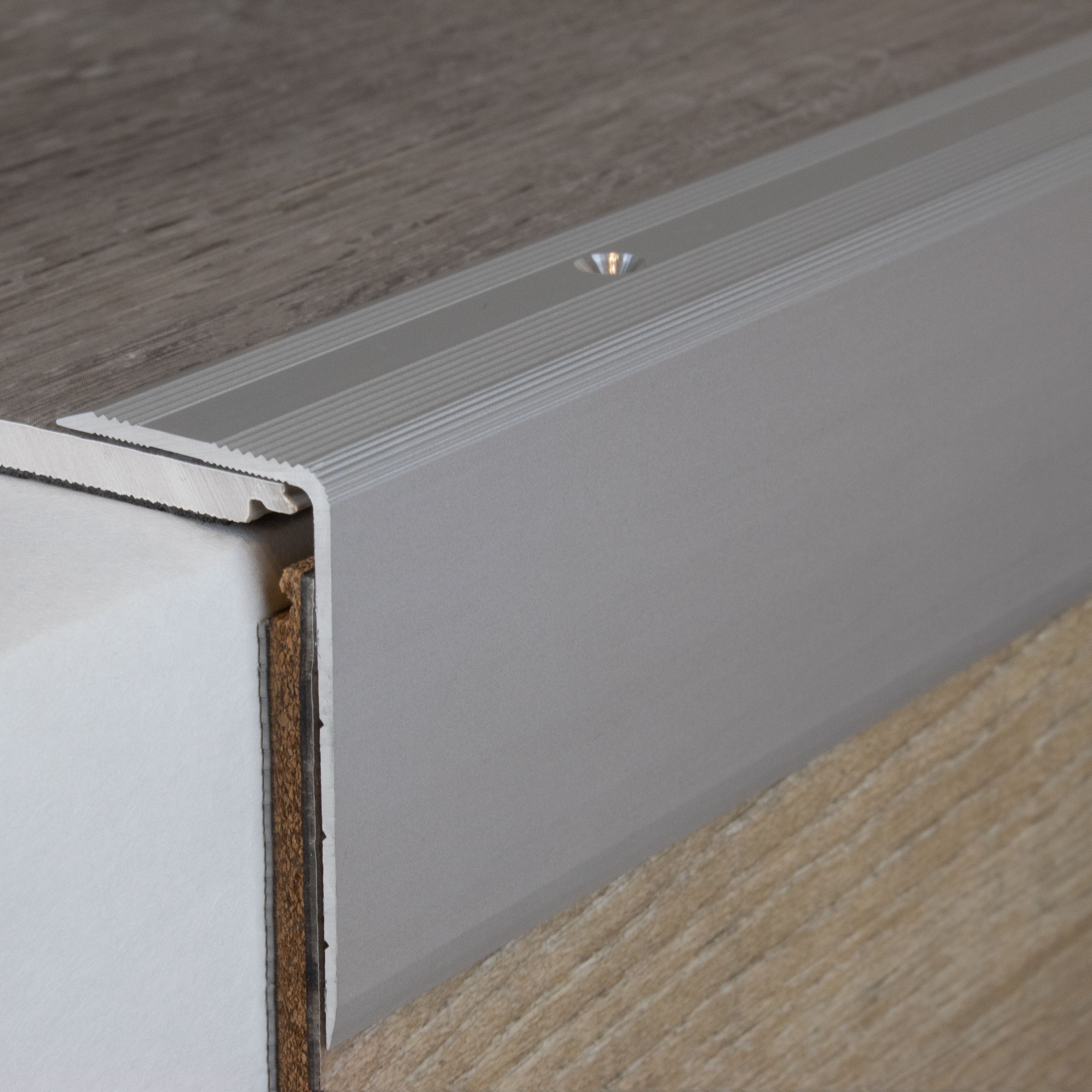 Profili per bordi e angoli delle scale, larghezza 30 mm, altezza 22-52 mm, spessore del materiale: 2 mm, PROVISTON