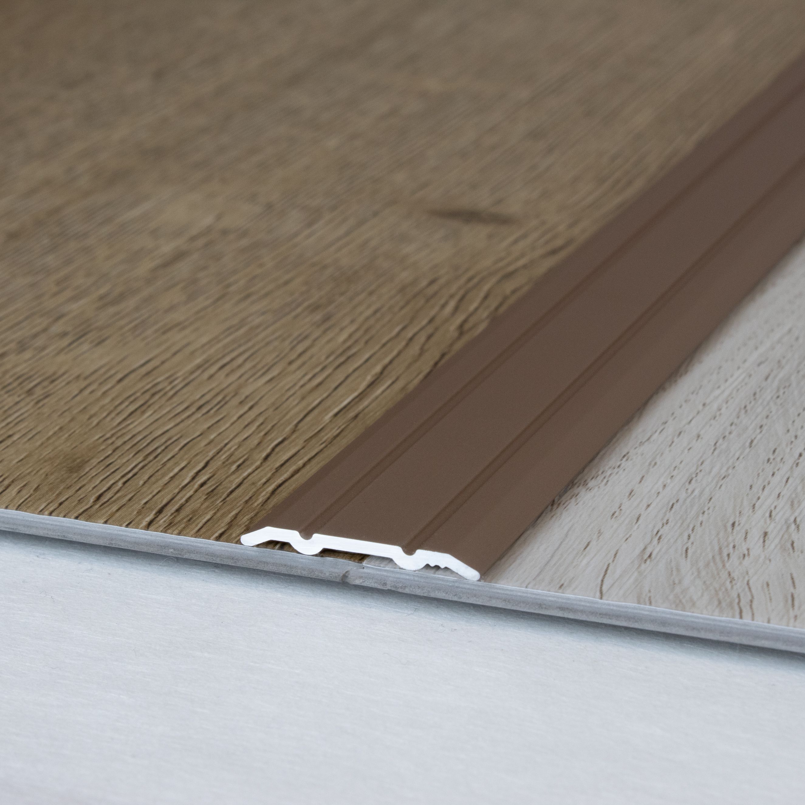 Profilo di transizione Auer Alkmaar H 2,3 mm W 24,5 mm Binario di transizione in alluminio anodizzato