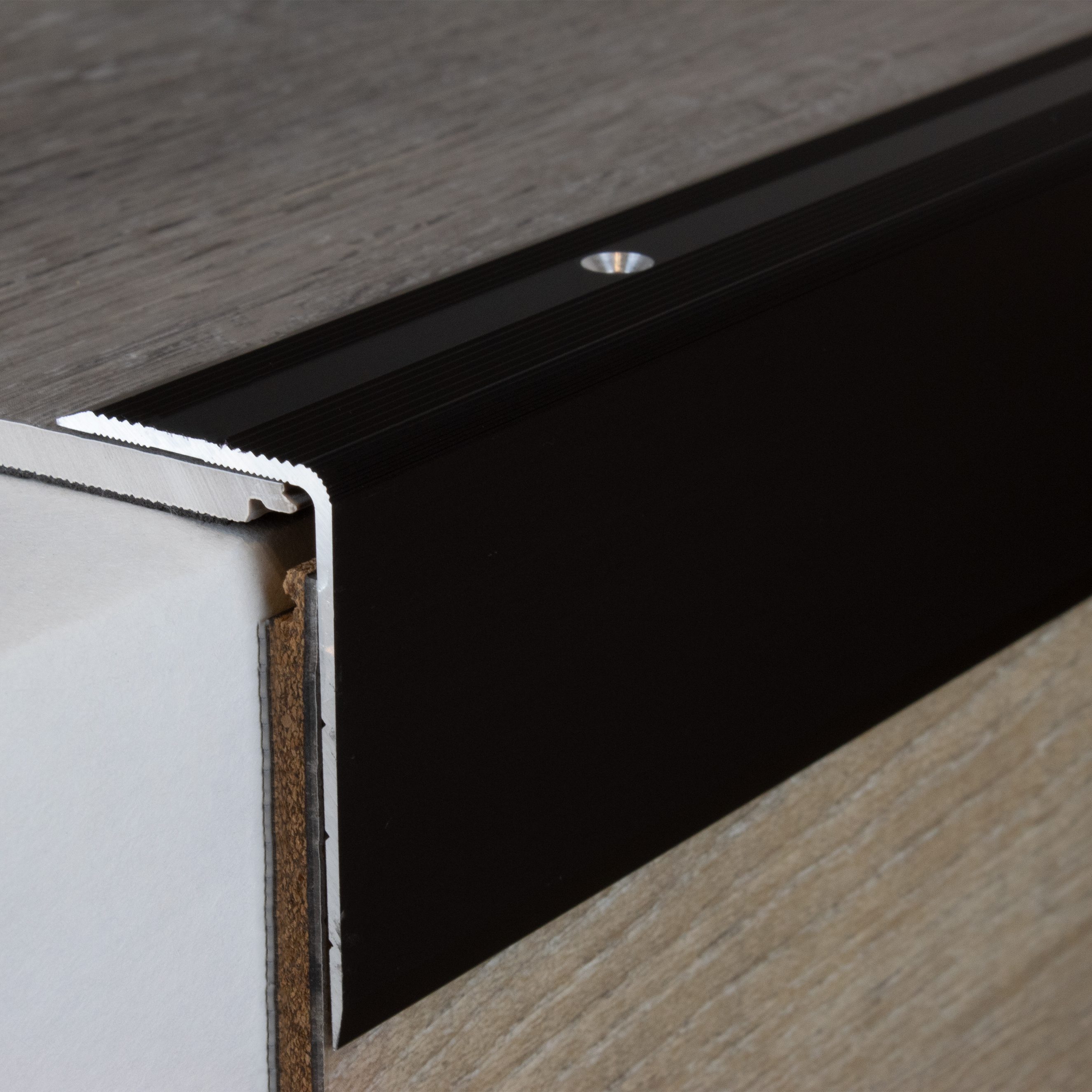 Profili per bordi e angoli delle scale, larghezza 30 mm, altezza 22-52 mm, spessore del materiale: 2 mm, PROVISTON