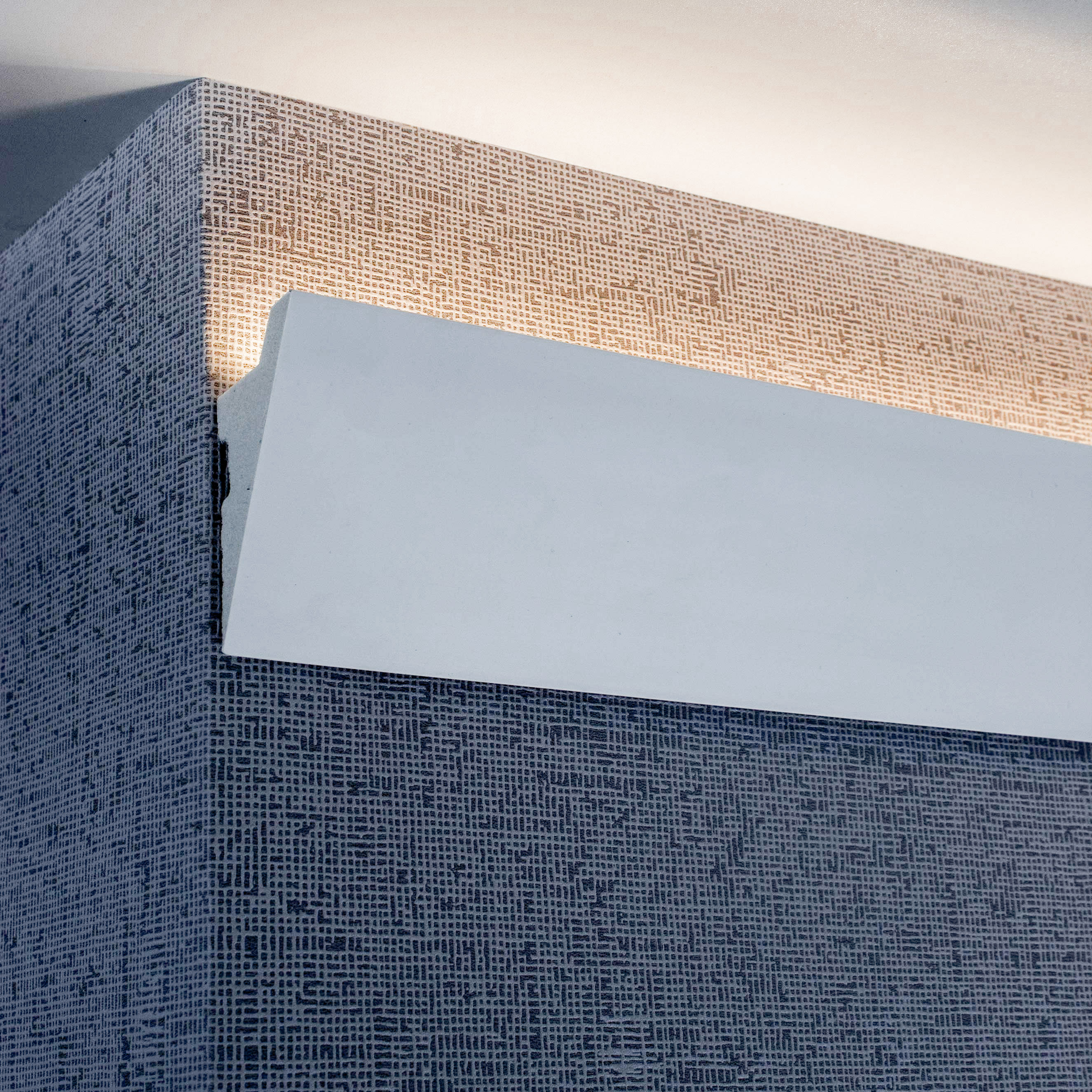 Cornice luminosa PROVISTON in plastica bianca Striscia luminosa moderna per soffitto 38 x 70 x 2000 mm