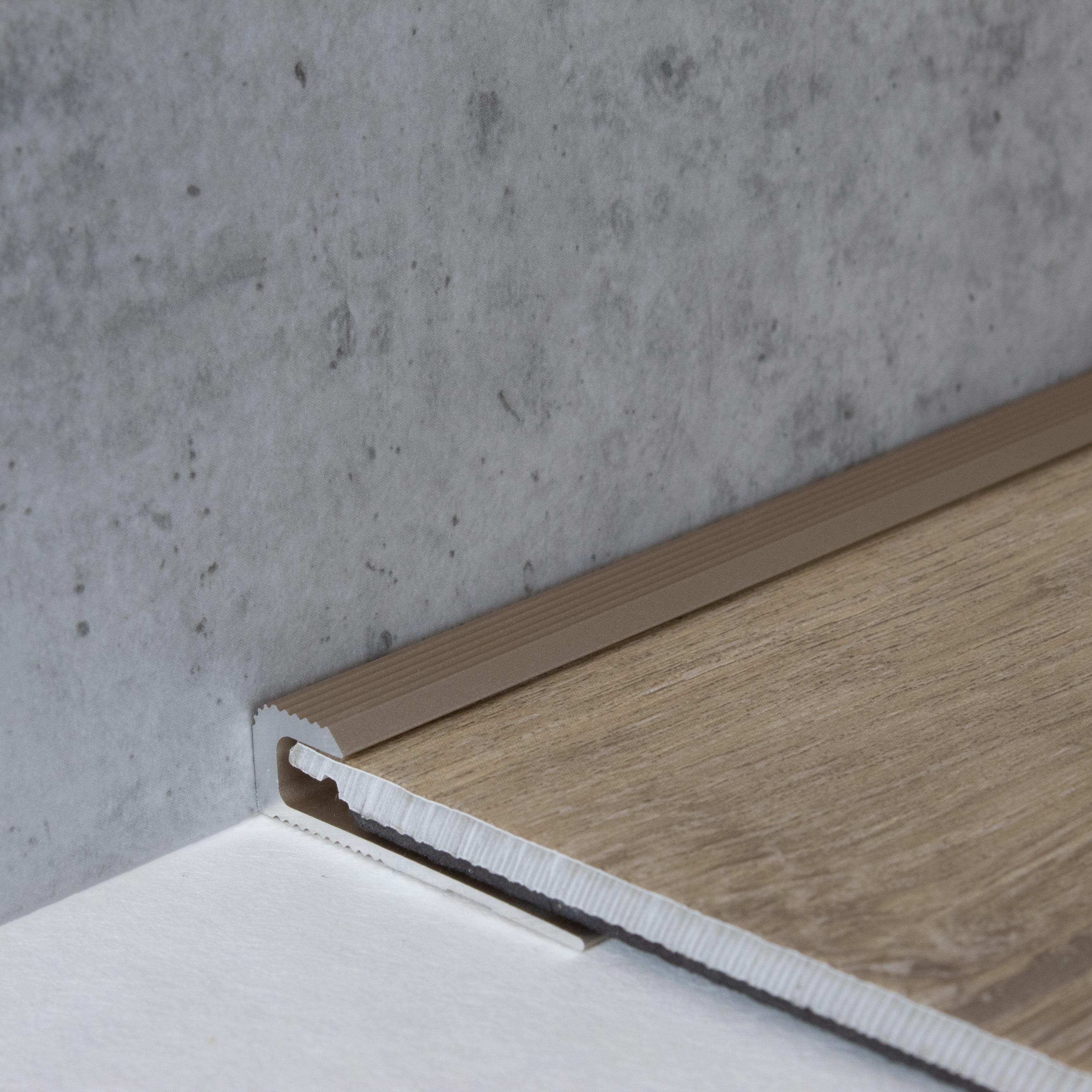 Profili di bordatura e finitura PROVISTON Cavan B 30 mm, altezza bordatura 5 mm, alluminio anodizzato