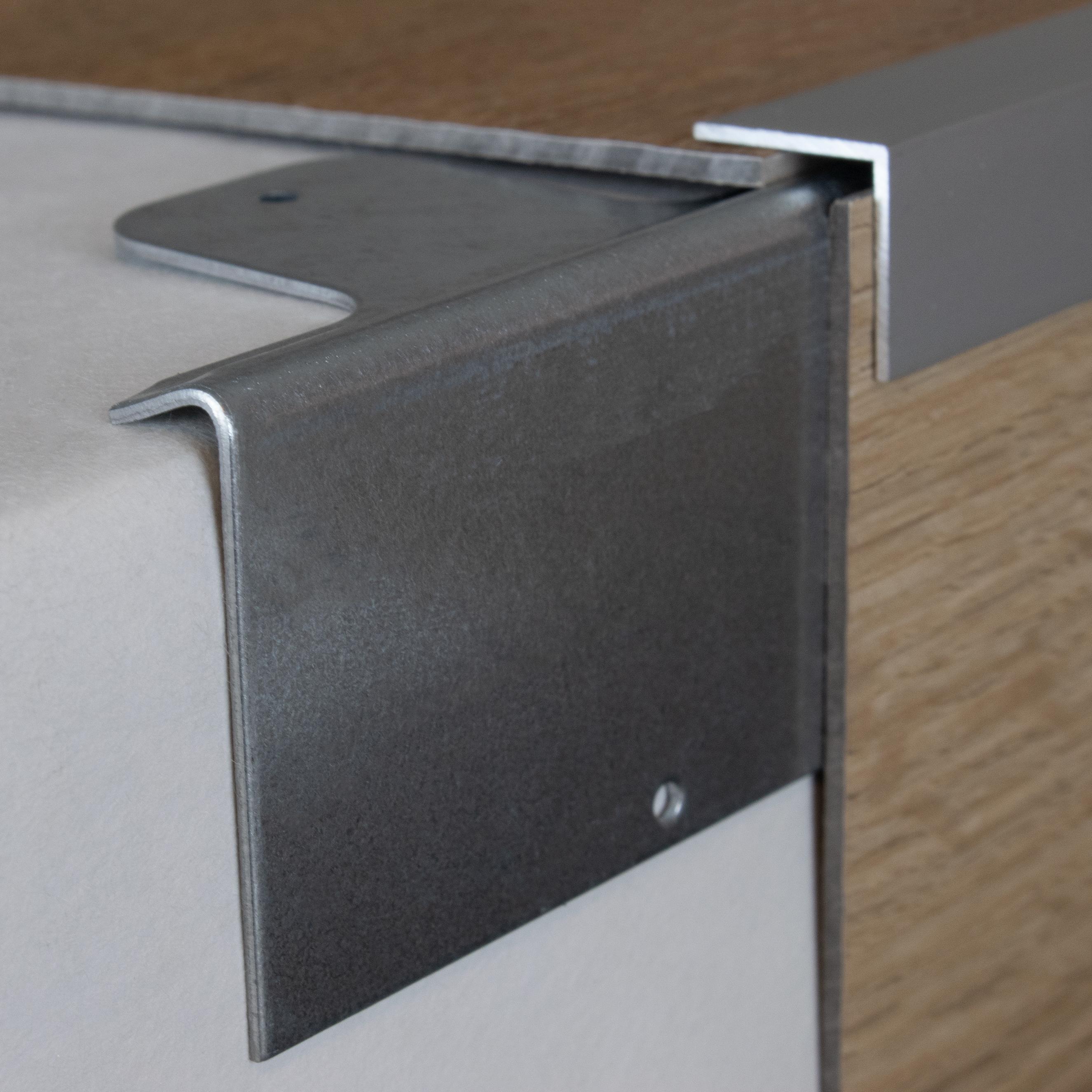 Profili per bordi e angoli per scale Auer, altezza 38 mm, larghezza 32 mm, angoli di riparazione per scale in legno