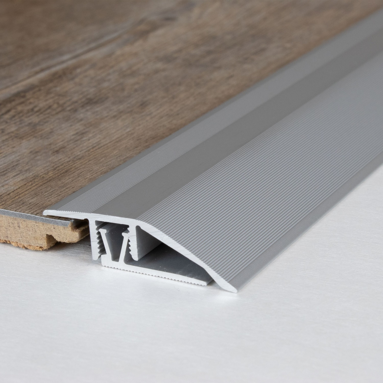 Profili di altezza e regolazione PROVISTON Toronto B 41 mm Altezza bordo 7 - 10 mm Alluminio anodizzato