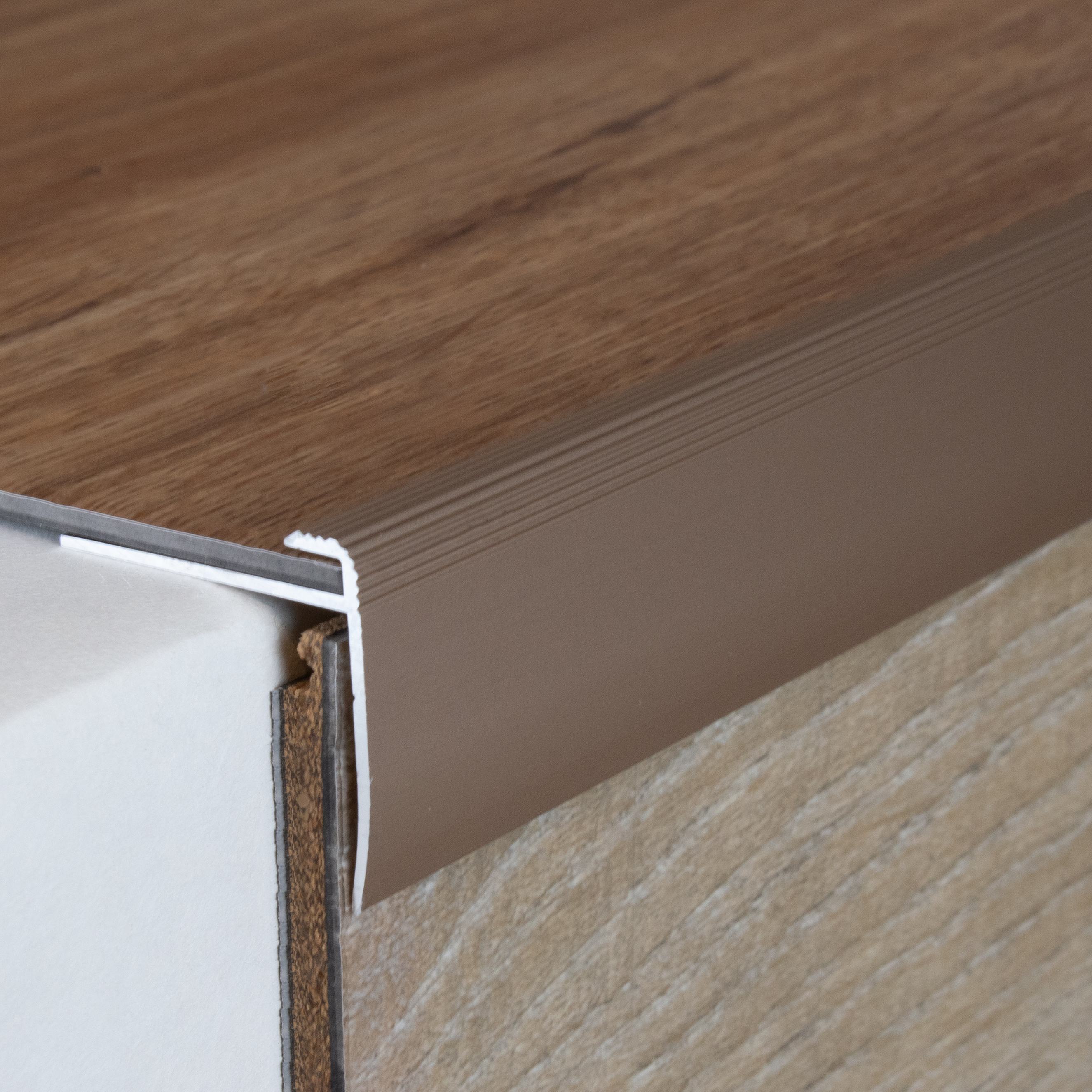 Profili di bordatura e finitura PROVISTON Annidale H 27 mm W 30 mm altezza bordatura 3 mm alluminio anodizzato