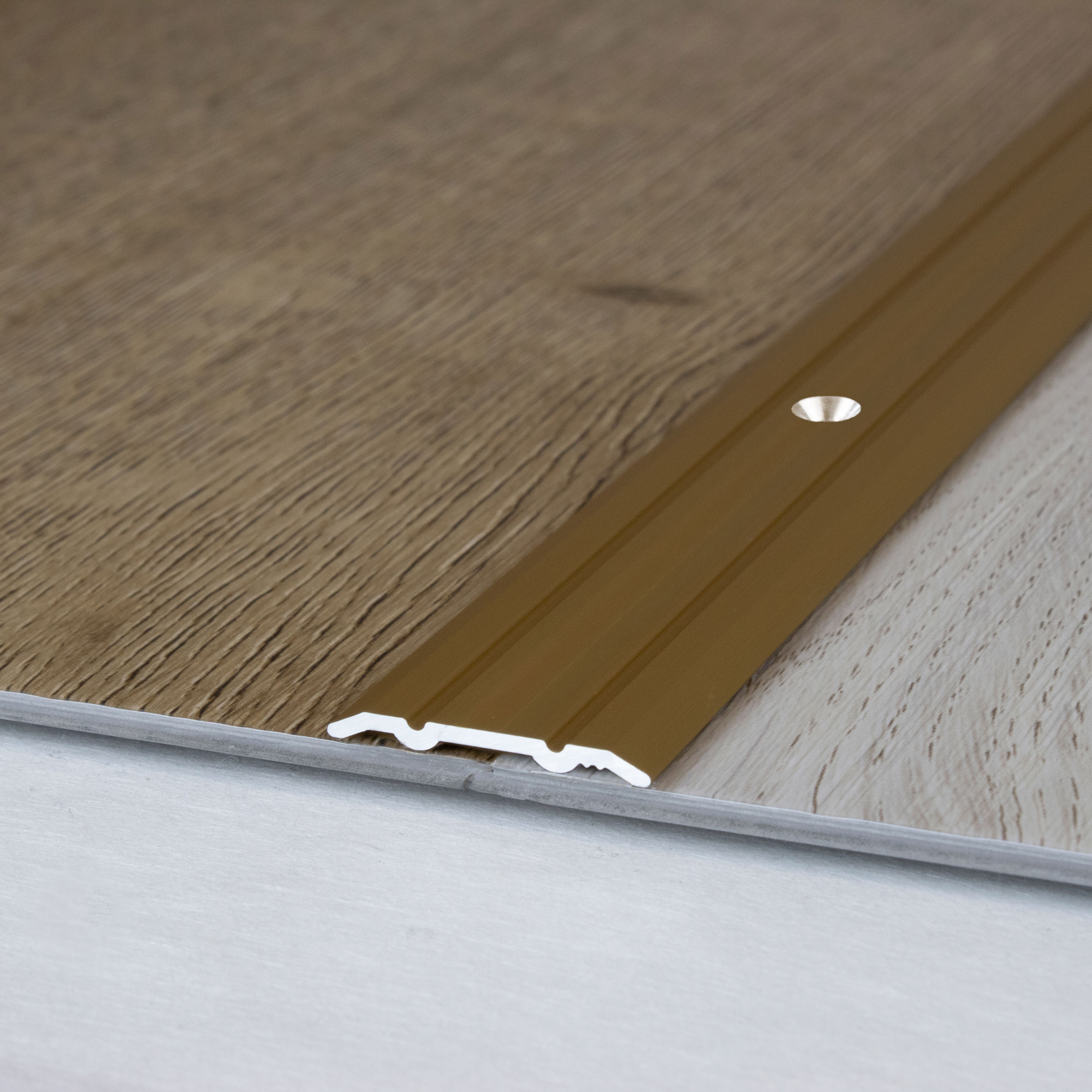 Profilo di transizione Auer Alkmaar H 2,3 mm W 24,5 mm Binario di transizione in alluminio anodizzato