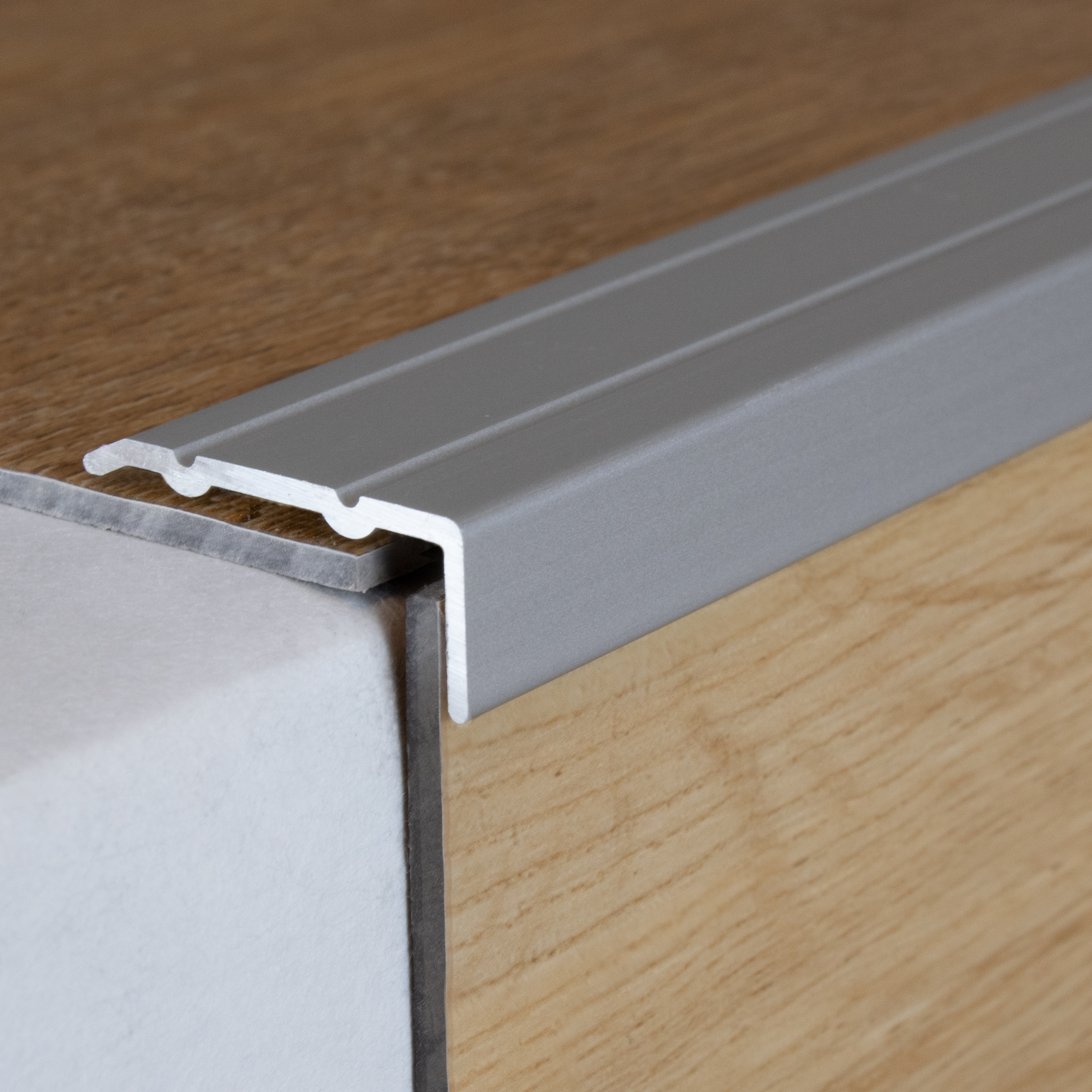 Profili per bordi e angoli delle scale PROVISTON Salerno Larghezza 24,5 mm Alluminio