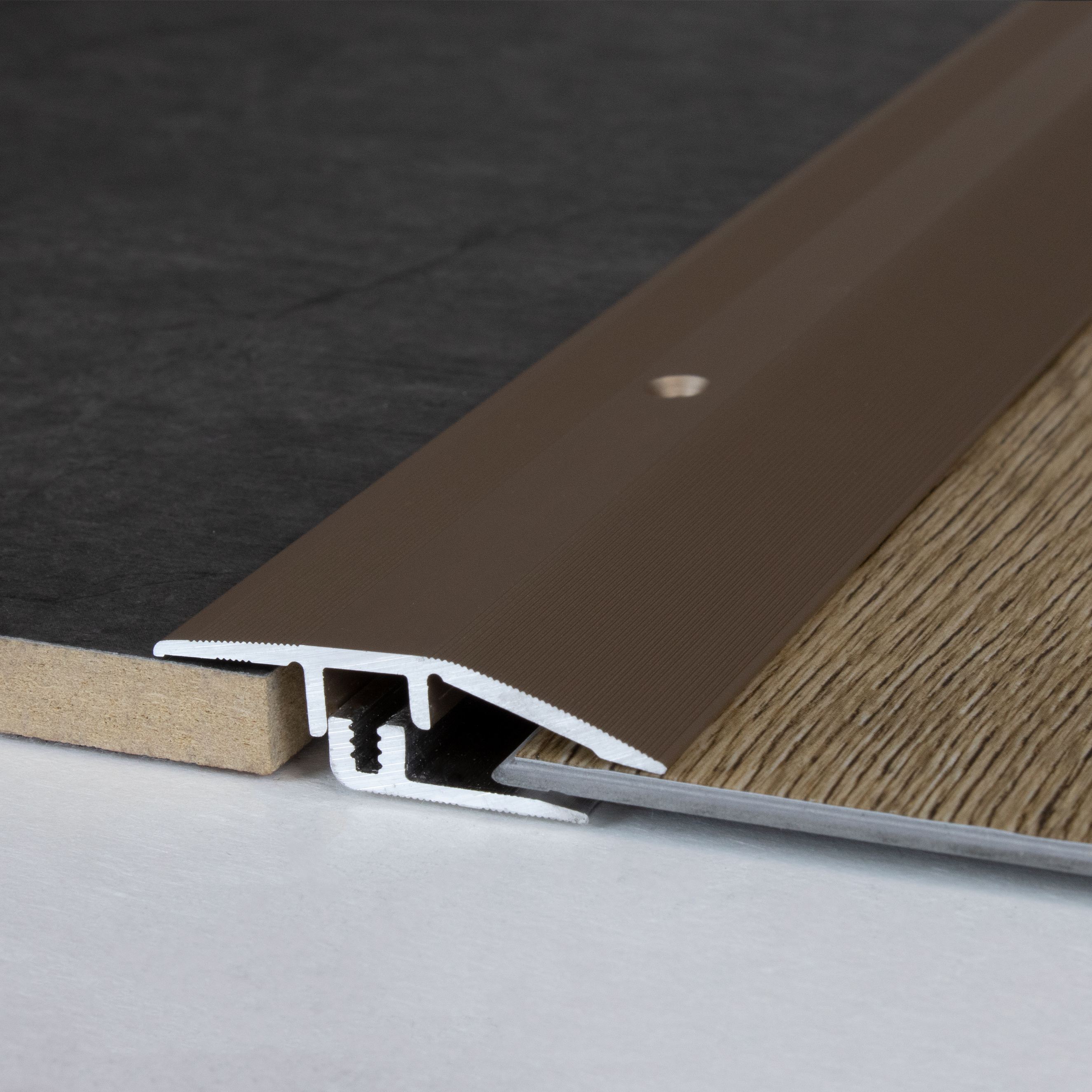 Profili di altezza e regolazione Auer Kingston B 40 mm, altezza bordo 5 - 9 mm, alluminio anodizzato