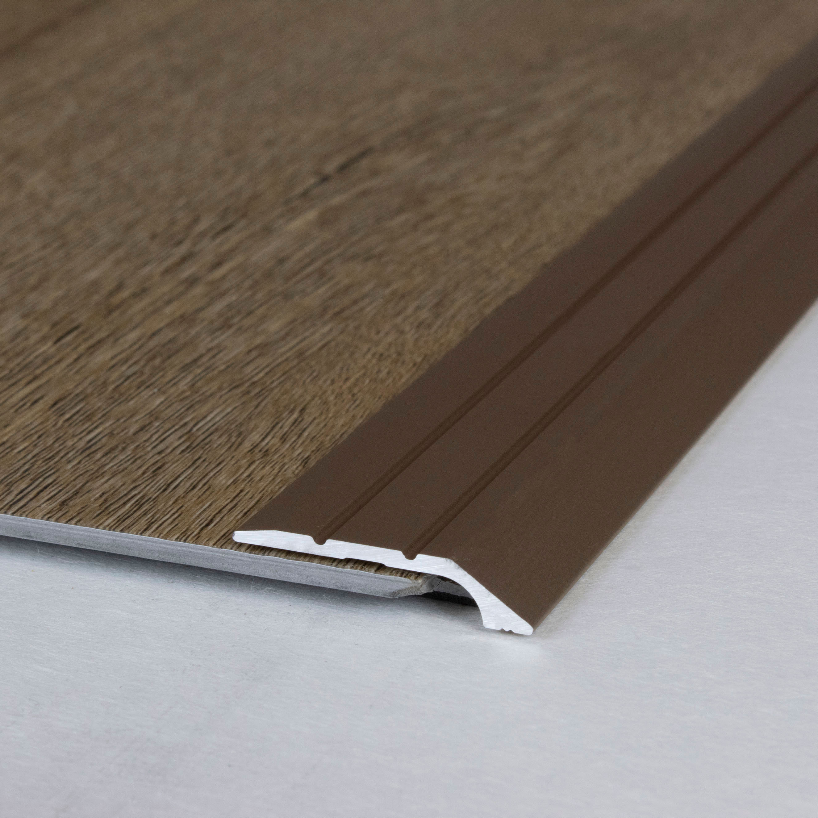 Profili di bordatura e finitura Auer Maryville B 30 mm altezza bordatura 4,5 mm alluminio anodizzato