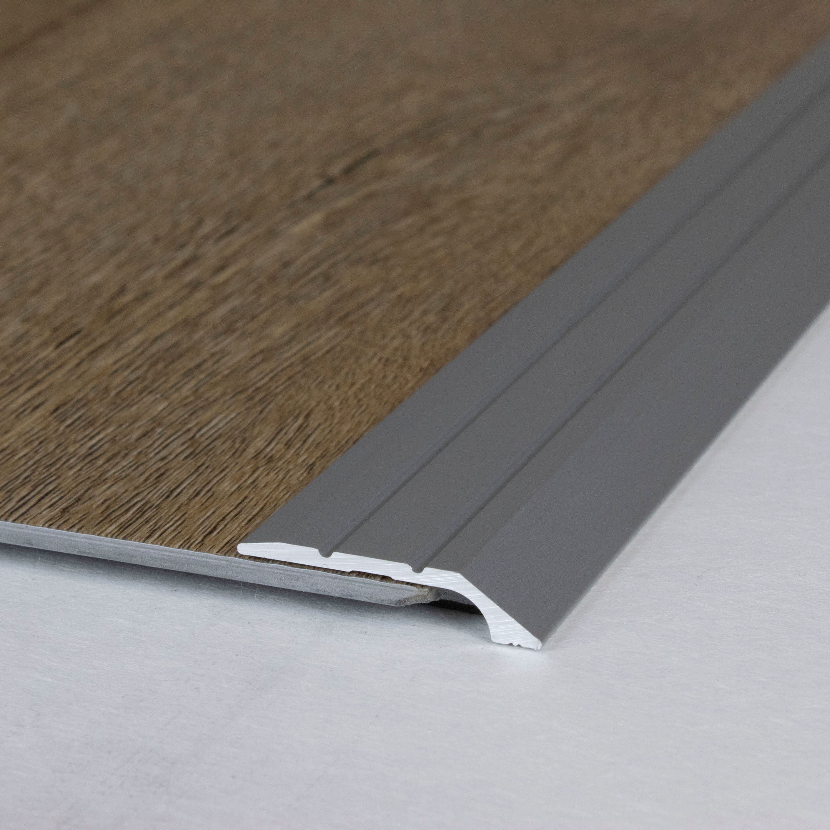 Profili di bordatura e finitura Auer Maryville B 30 mm altezza bordatura 4,5 mm alluminio anodizzato