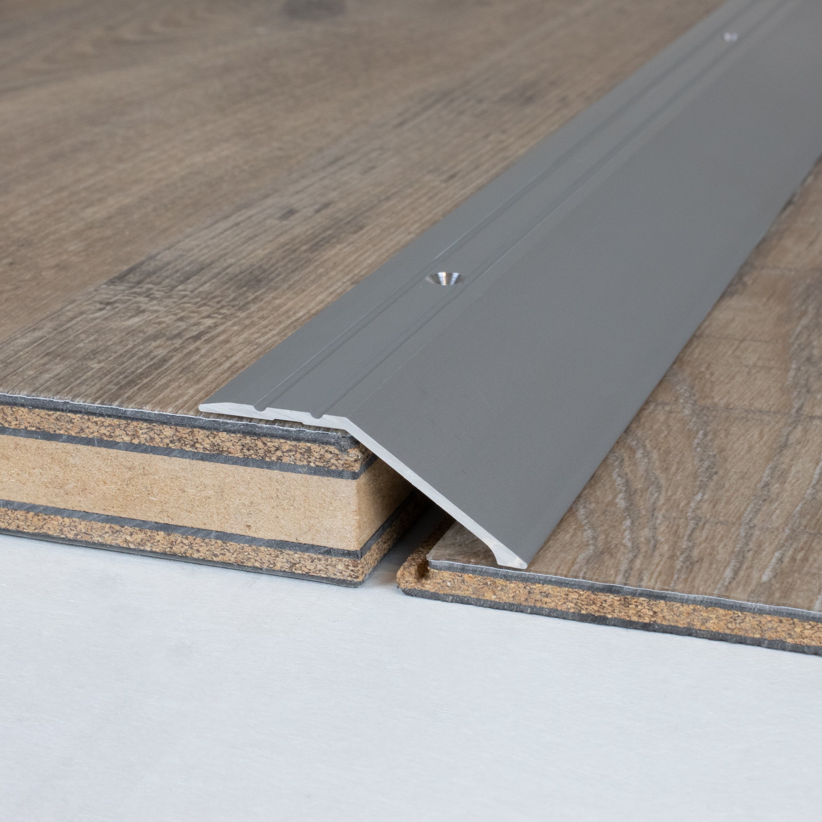 Profili per bordi e finiture PROVISTON Huntsville Altezza 10,3 - 17,3 mm Larghezza 47 mm Alluminio anodizzato