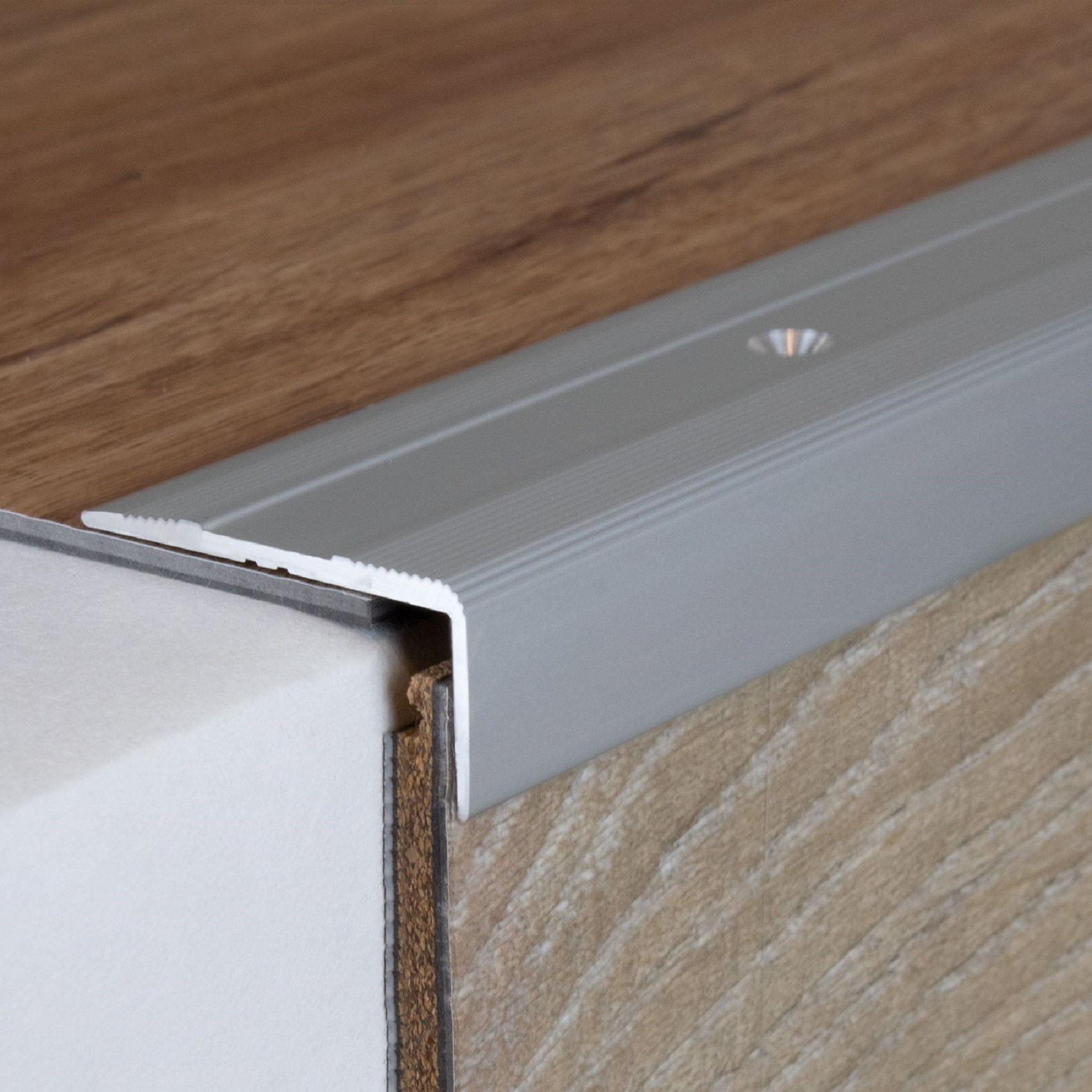 Profili per bordi e angoli delle scale PROVISTON Milena H 15 mm W 36 mm L 1000 mm Alluminio