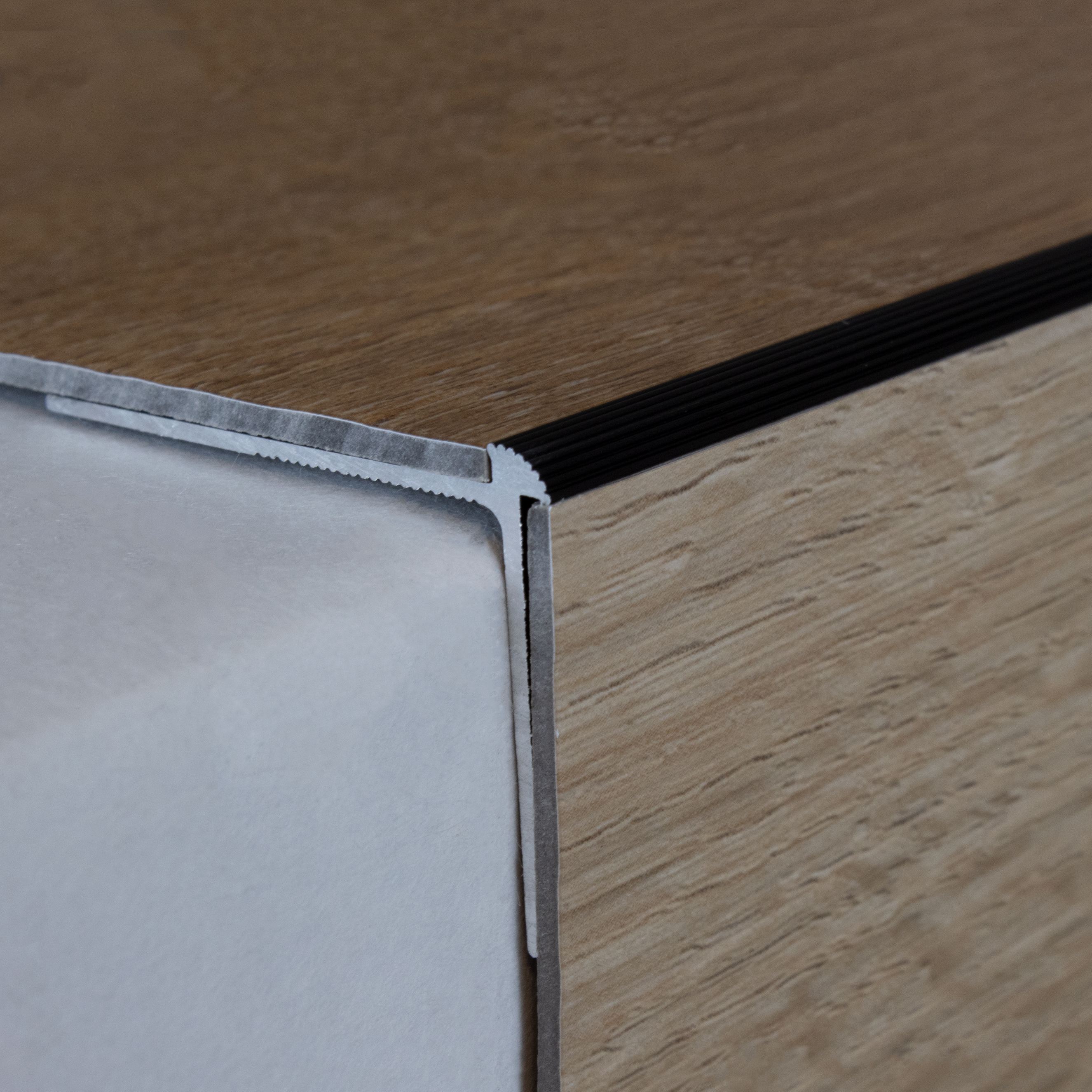 Profili per bordi e angoli delle scale PROVISTON Altezza 30 mm Larghezza 40 mm Altezza bordo 2 mm