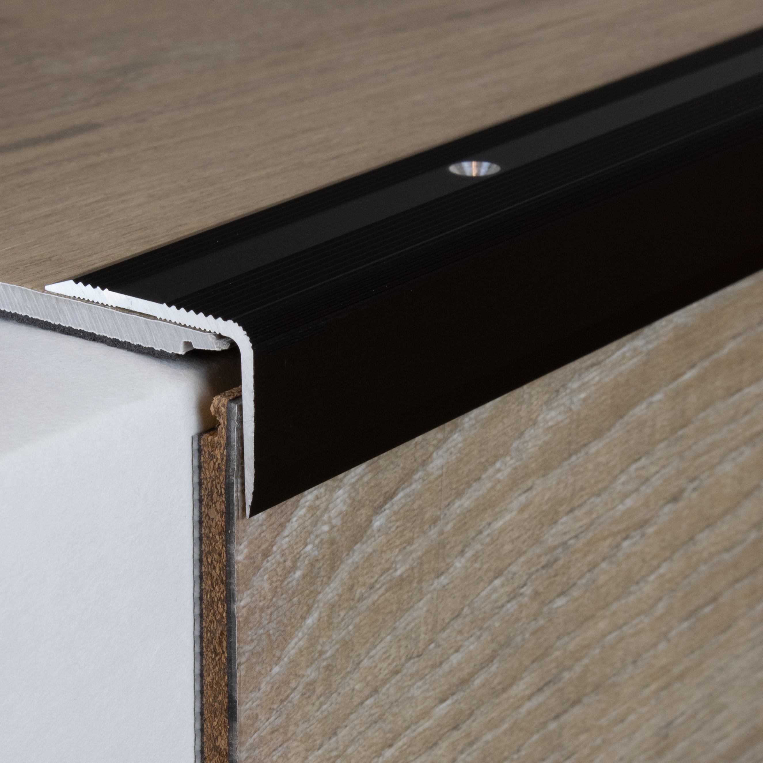 Profili per bordi e angoli delle scale, larghezza 30 mm, altezza 22-52 mm, spessore del materiale: 2 mm, PROVISTON