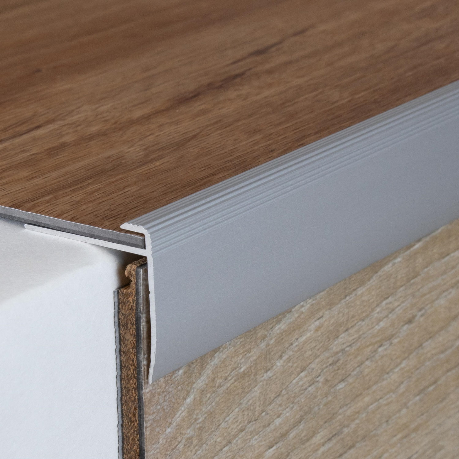 Profili di bordatura e finitura PROVISTON Annidale H 27 mm W 30 mm altezza bordatura 3 mm alluminio anodizzato