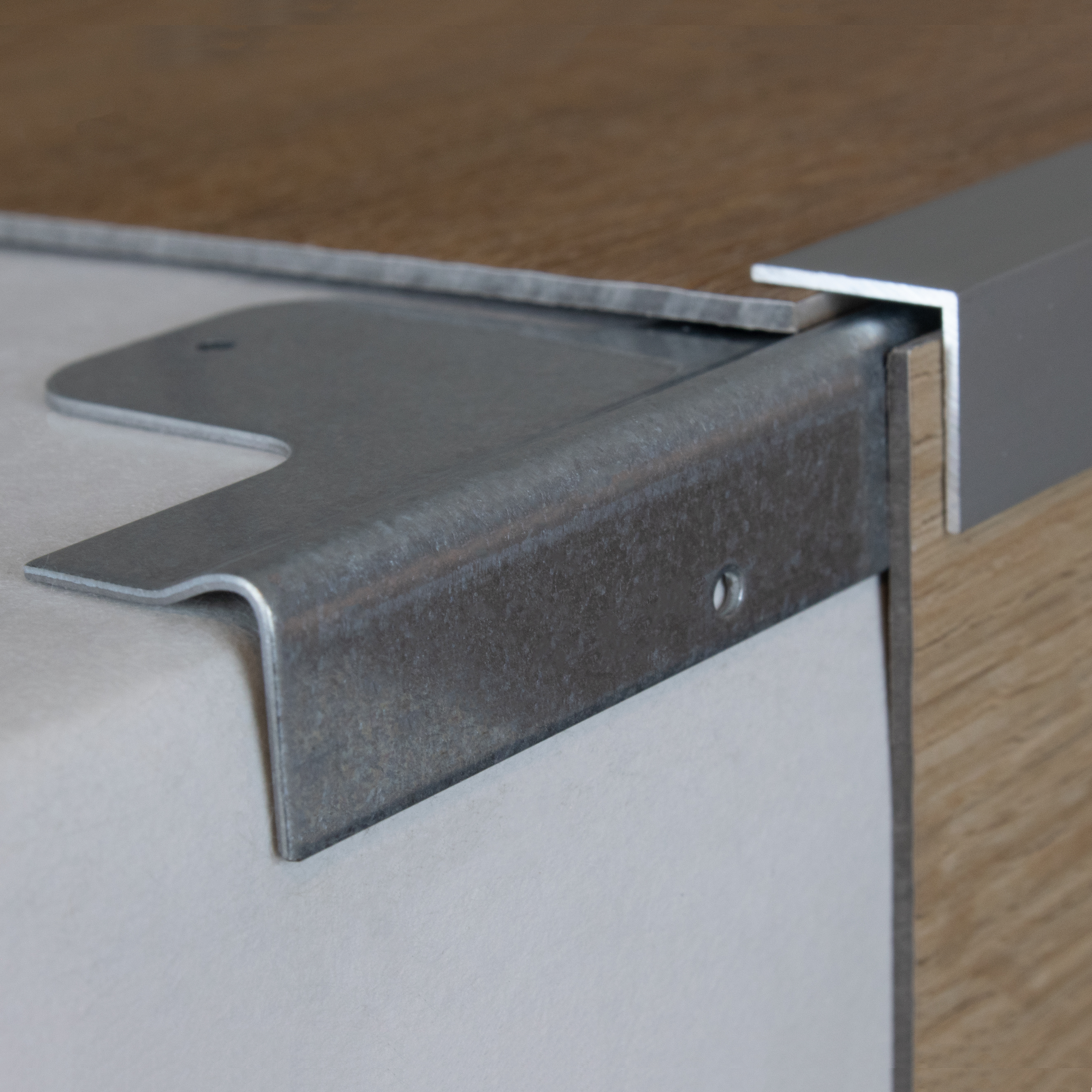 Profili per bordi e angoli per scale Auer, altezza 15 mm, larghezza 42 mm, angoli di riparazione per scale in legno