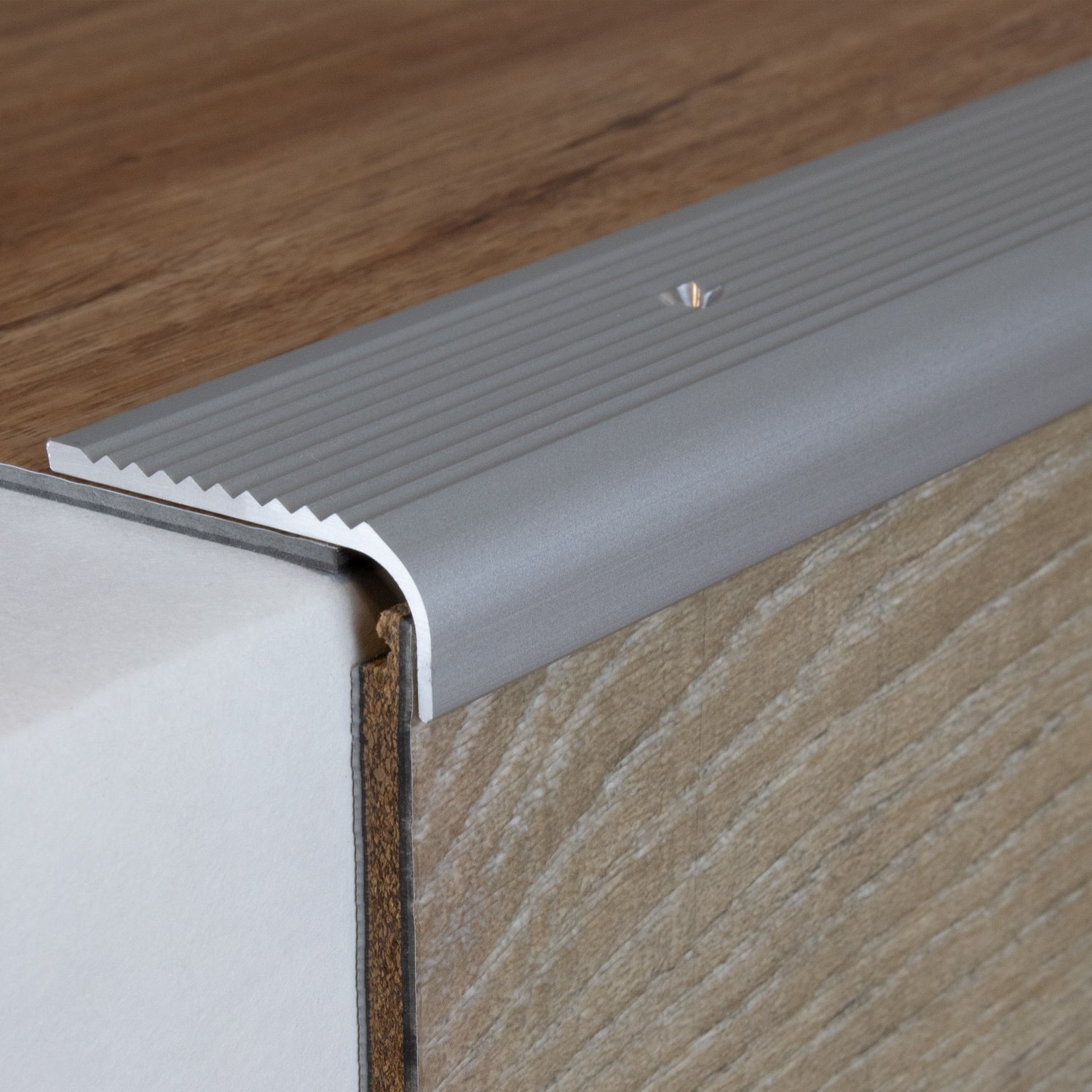 Profili per bordi e angoli delle scale PROVISTON Asti Altezza 15 mm Larghezza 40 mm Alluminio anodizzato