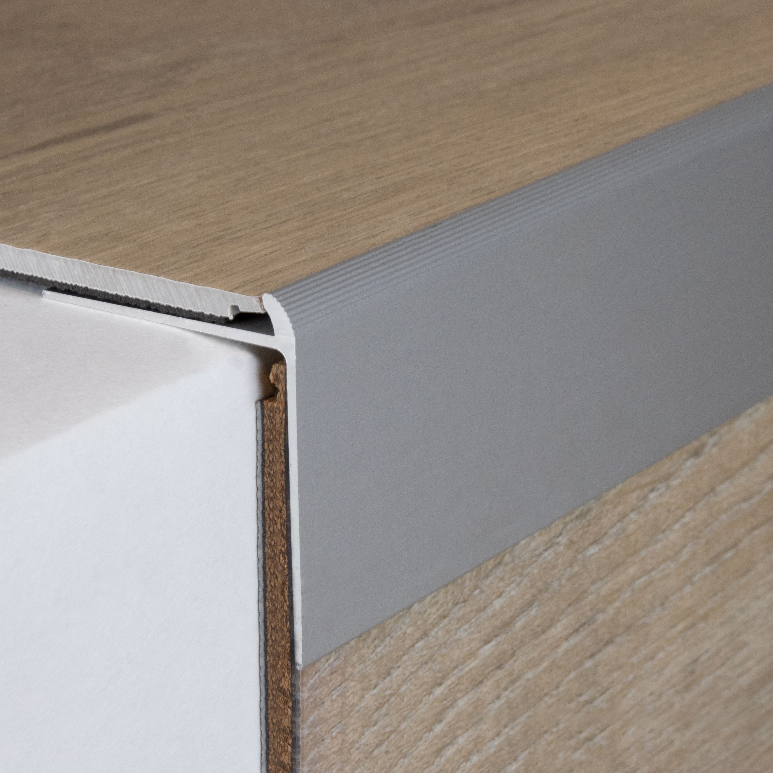 Profili per bordi e angoli delle scale PROVISTON Berrie 40 x 40 mm Altezza bordo 3 - 5 mm Alluminio