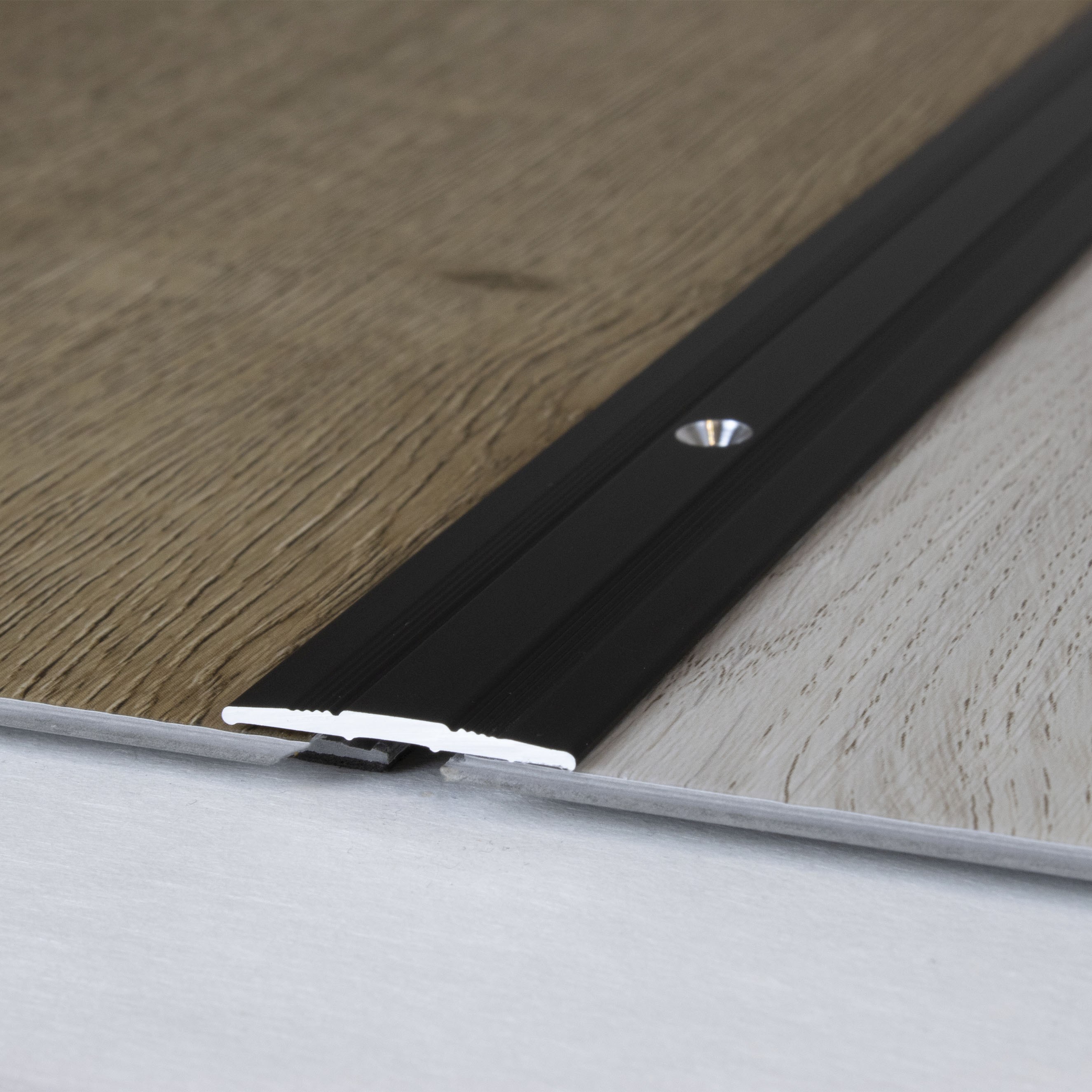 Profilo di transizione PROVISTON Tilburg H 1,7 mm L 27 mm Striscia di transizione Alluminio anodizzato