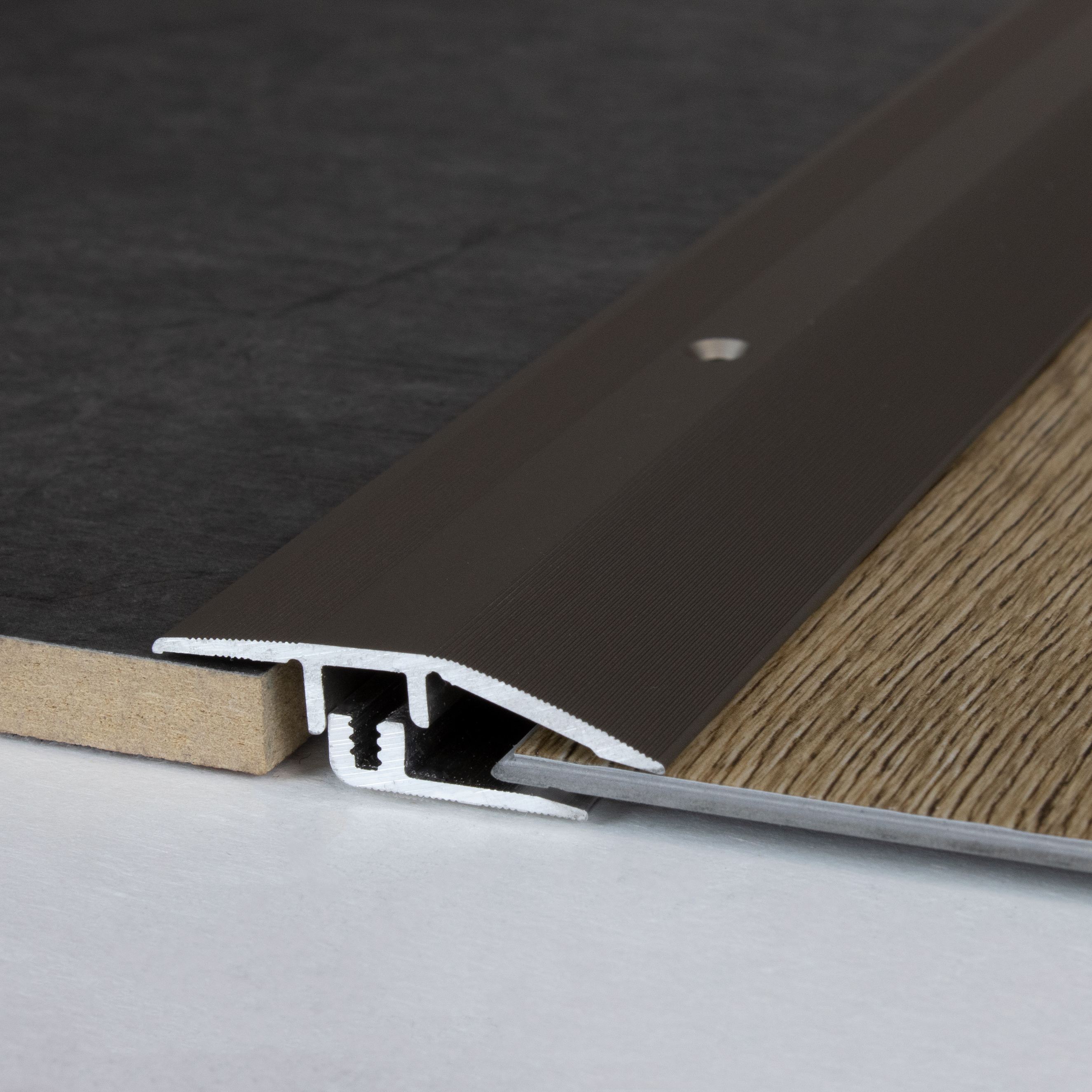 Profili di altezza e regolazione Auer Kingston B 40 mm, altezza bordo 5 - 9 mm, alluminio anodizzato