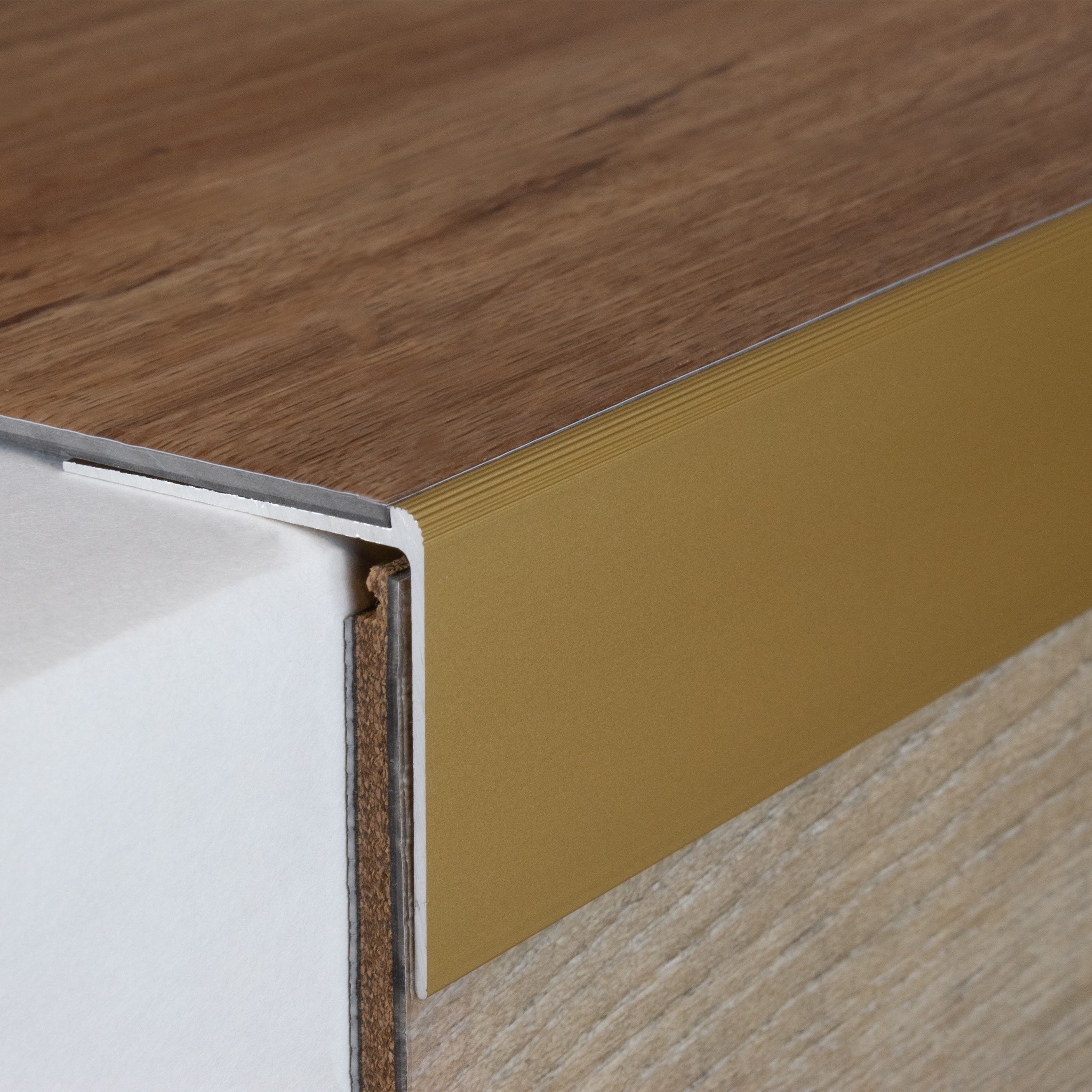 Profilo angolare e bordo per scale PROVISTON Aulla Altezza 10 - 40 mm Altezza bordo 2 - 7 mm Alluminio