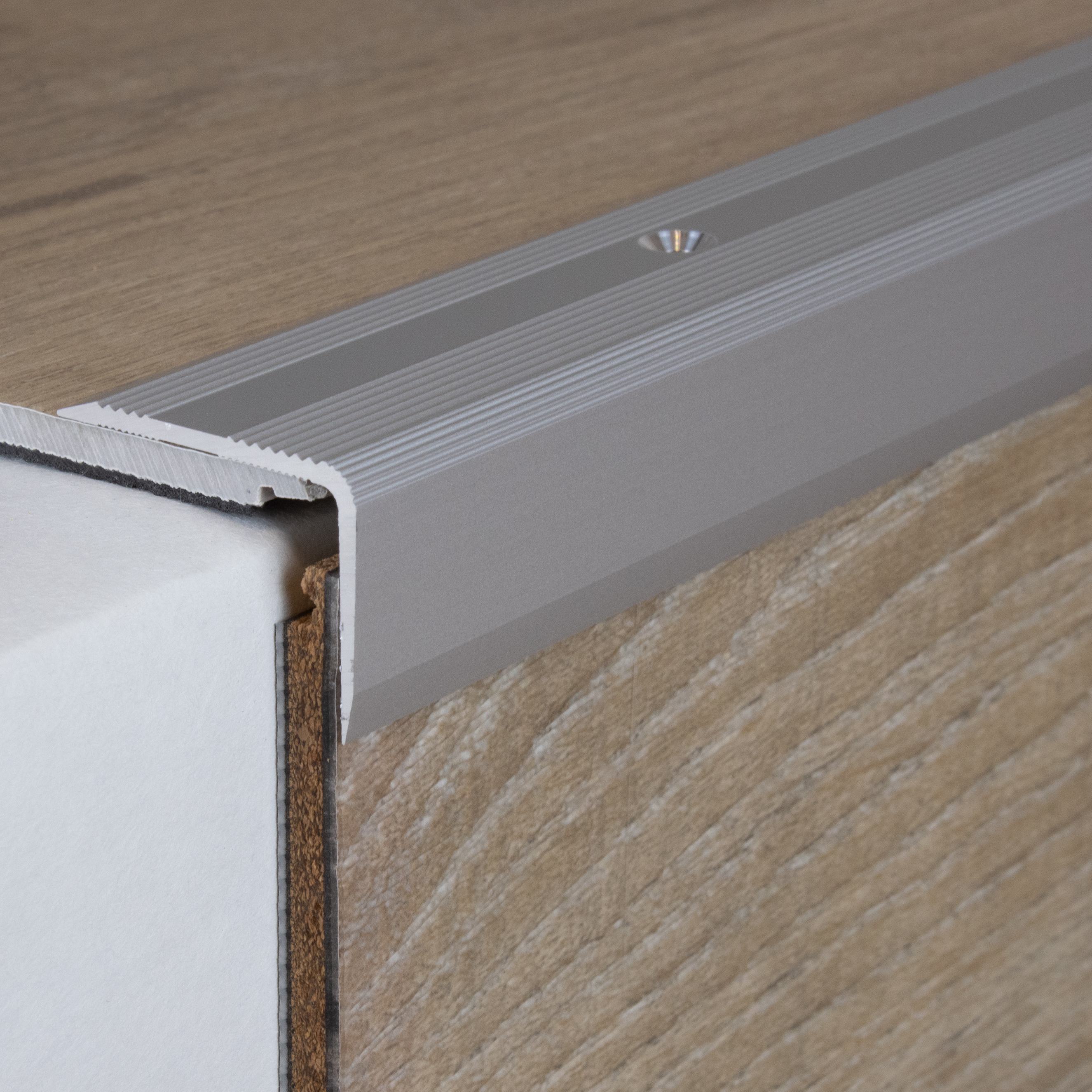 Profili per bordi e angoli delle scale, larghezza 30 mm, altezza 22-52 mm, spessore del materiale: 2 mm, PROVISTON