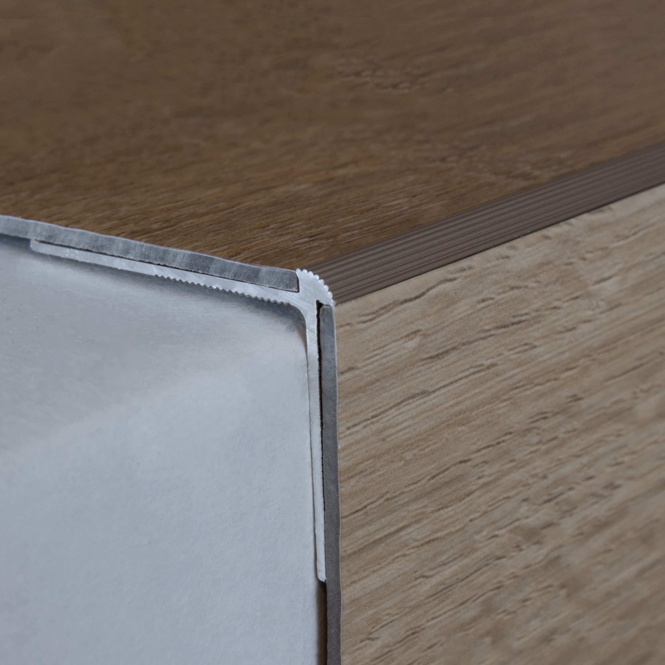 Profili per bordi e angoli delle scale PROVISTON Altezza 30 mm Larghezza 40 mm Altezza bordo 2 mm