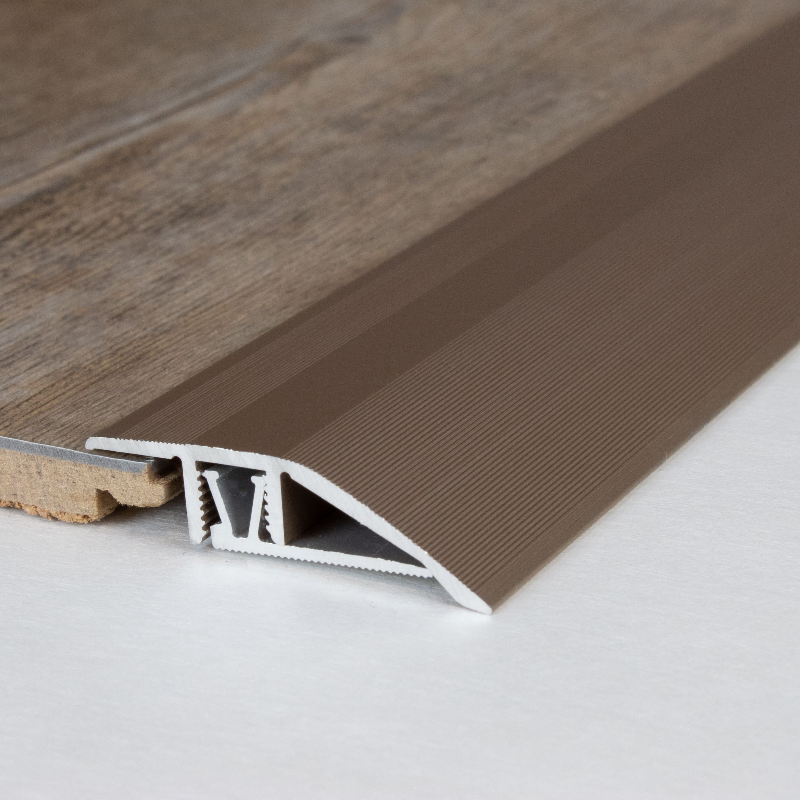 Profili di altezza e regolazione PROVISTON Toronto B 41 mm Altezza bordo 7 - 10 mm Alluminio anodizzato