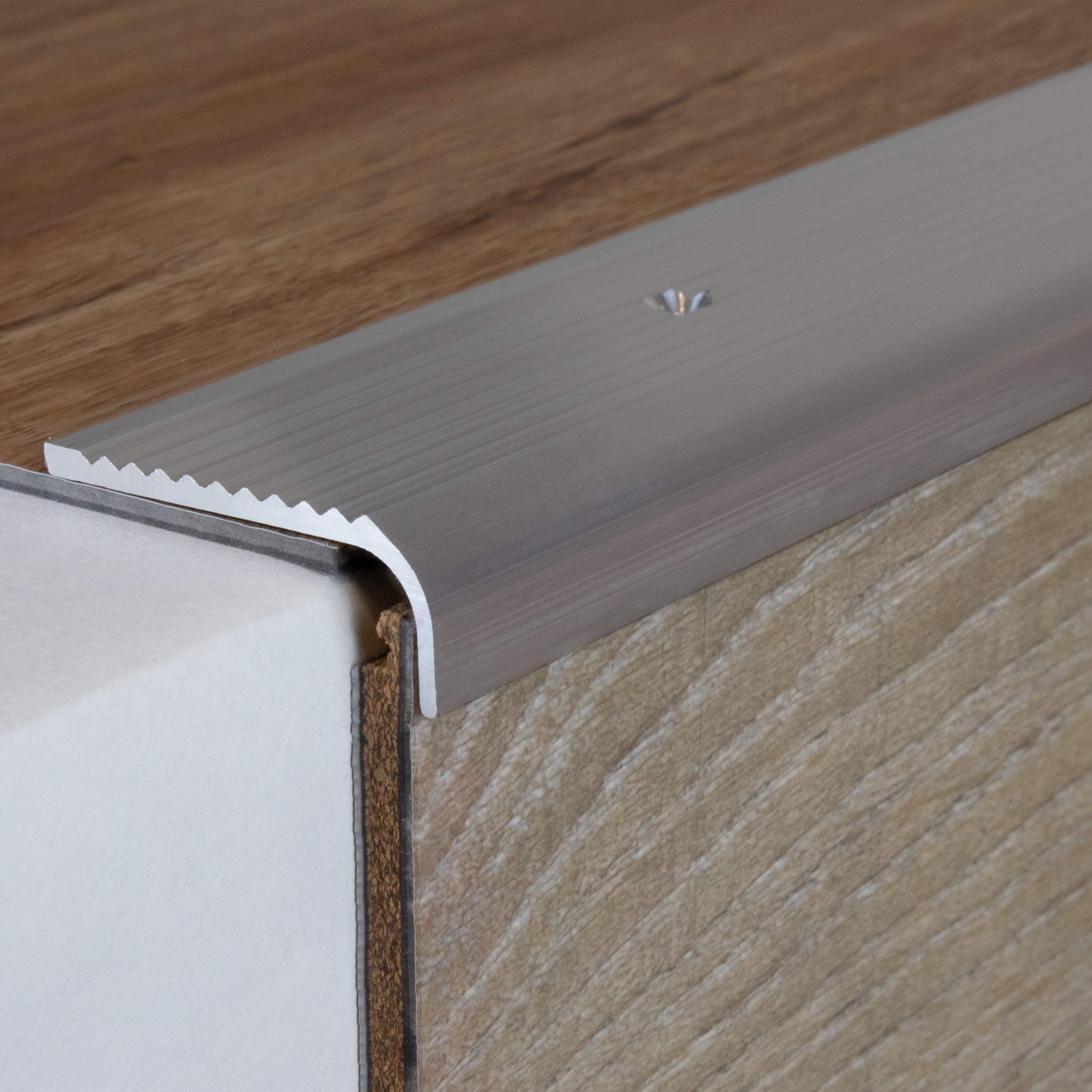 Profili per bordi e angoli delle scale PROVISTON Asti Altezza 15 mm Larghezza 40 mm Alluminio anodizzato