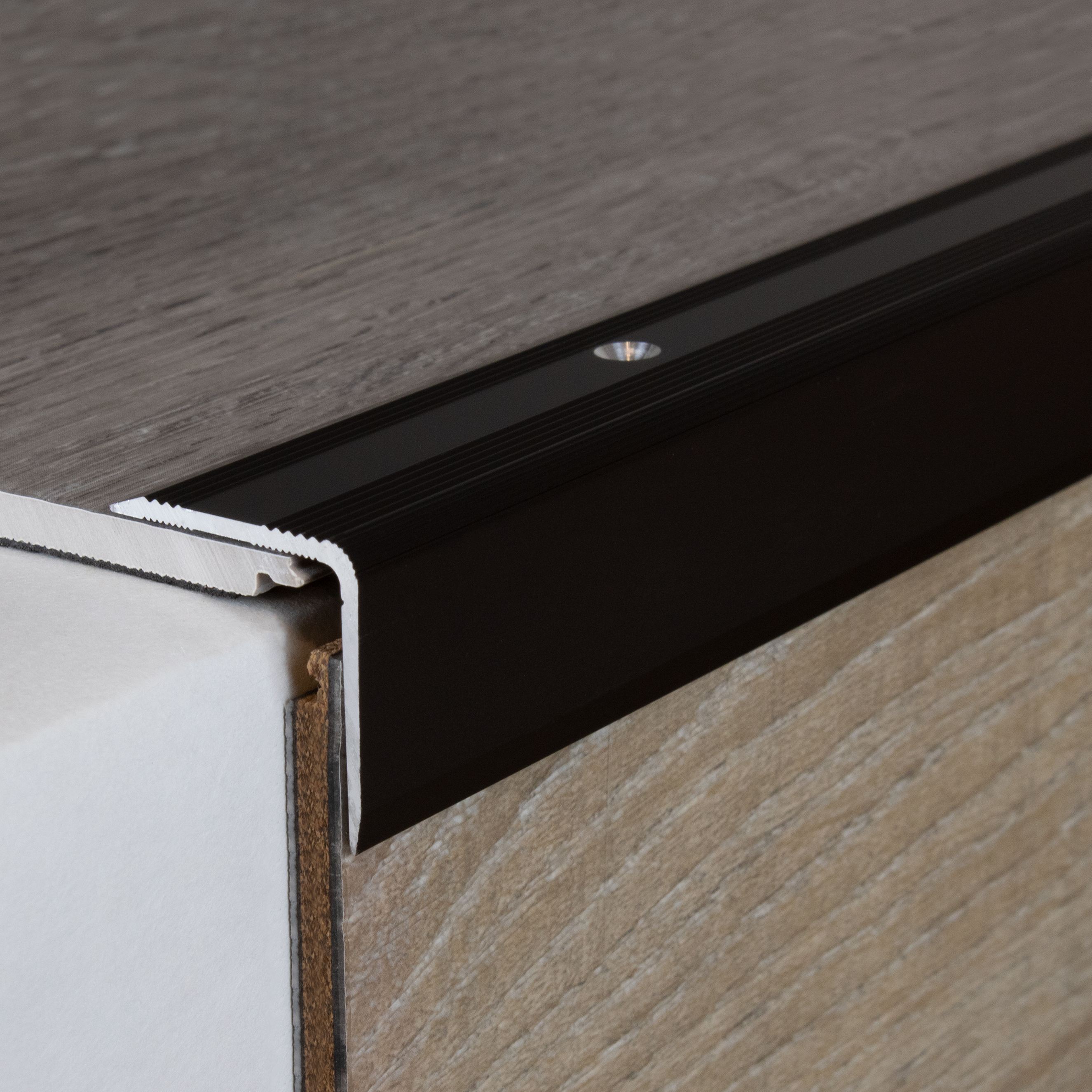 Profili per bordi e angoli delle scale PROVISTON Orvieto Altezza 29 mm Larghezza 27 mm Alluminio anodizzato