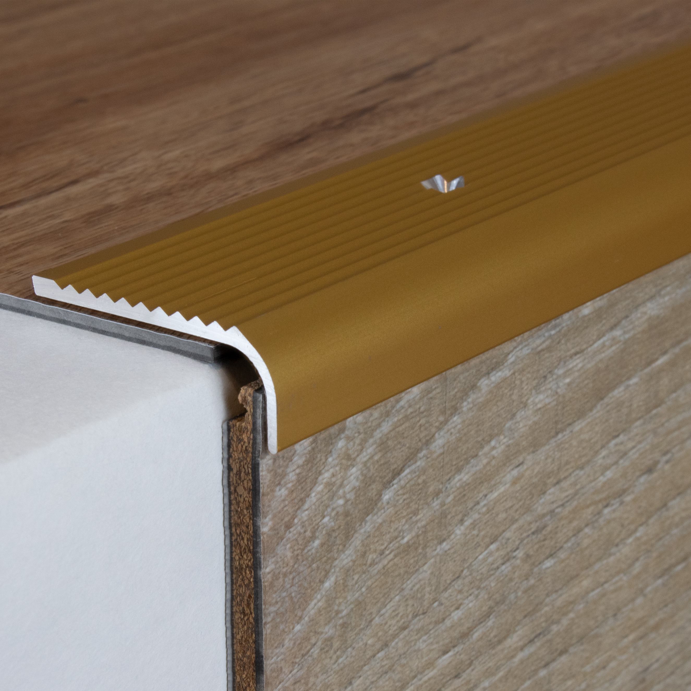 Profili per bordi e angoli delle scale PROVISTON Asti Altezza 15 mm Larghezza 40 mm Alluminio anodizzato