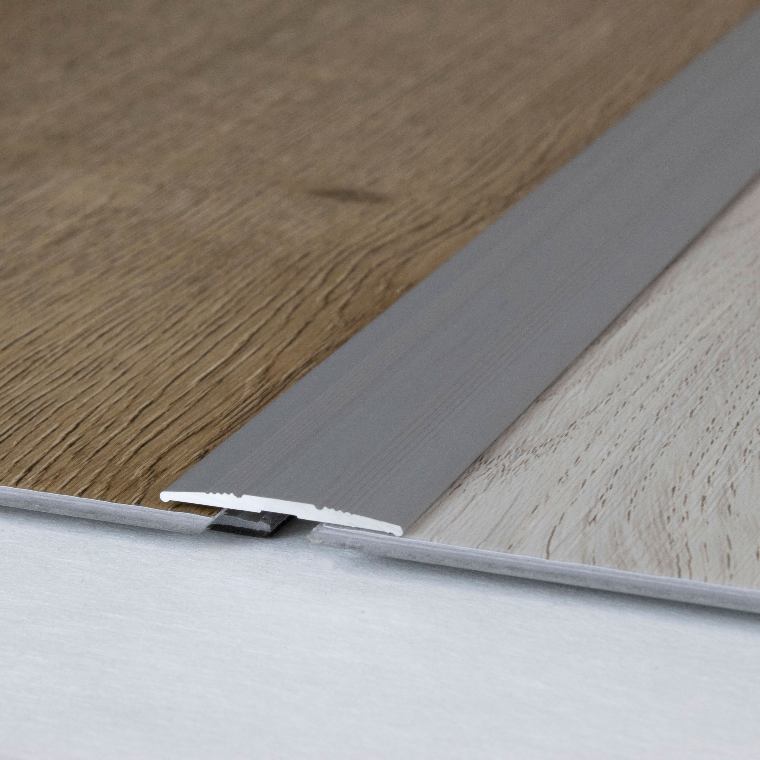 Profilo di transizione PROVISTON Tilburg H 1,7 mm L 27 mm Striscia di transizione Alluminio anodizzato