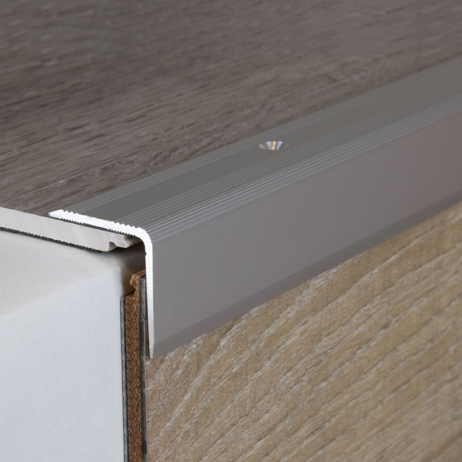 Profili per bordi e angoli delle scale PROVISTON Orvieto Altezza 29 mm Larghezza 27 mm Alluminio anodizzato