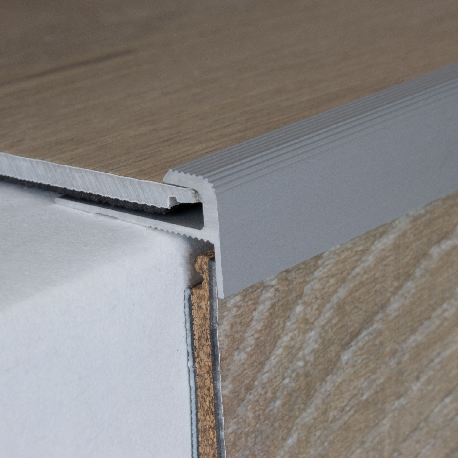 PROVISTON Profilo terminale, altezza 12 mm, larghezza 28 mm, altezza bordatura 5 mm, profilo bordatura in alluminio