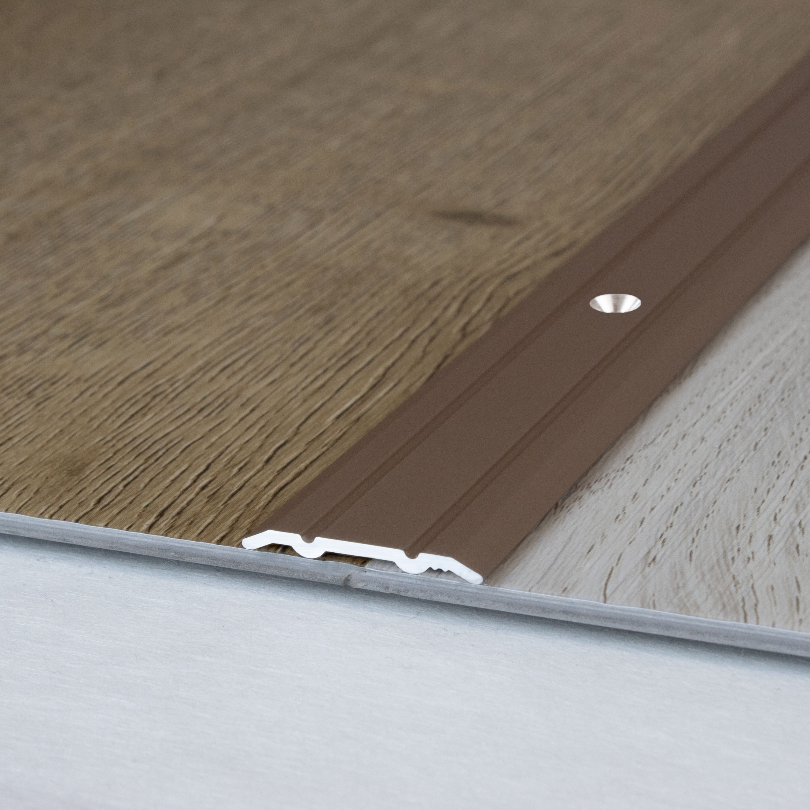 Profilo di transizione Auer Alkmaar H 2,3 mm W 24,5 mm Binario di transizione in alluminio anodizzato