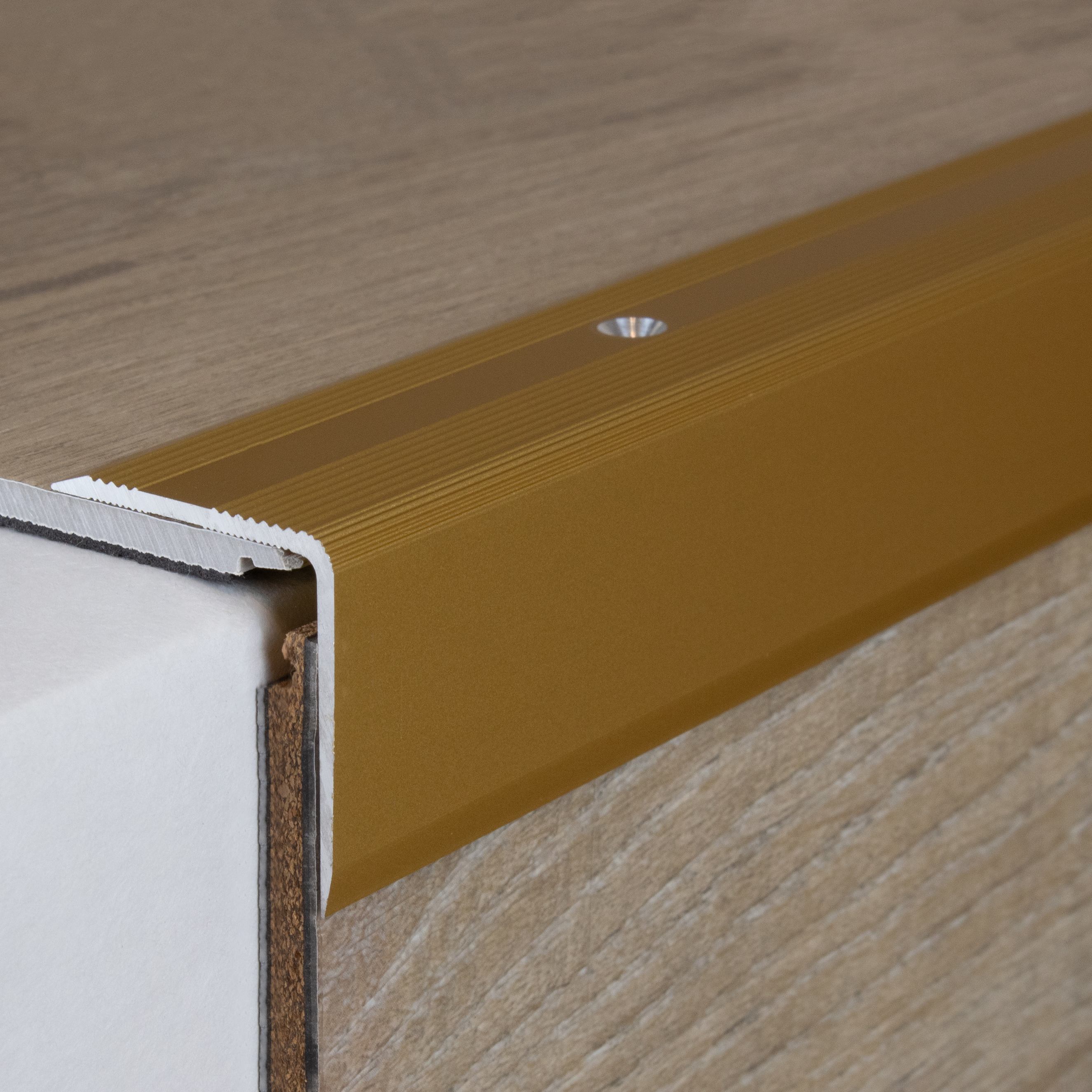 Profili per bordi e angoli delle scale, altezza 44 mm, larghezza 40 mm, spessore del materiale: 2 mm, PROVISTON