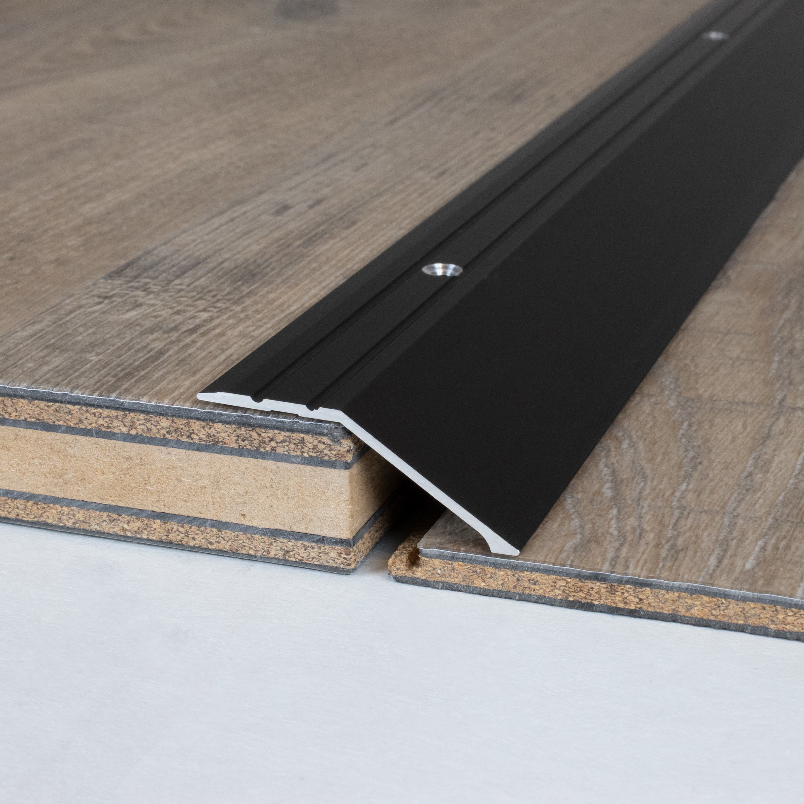 Profili per bordi e finiture PROVISTON Huntsville Altezza 10,3 - 17,3 mm Larghezza 47 mm Alluminio anodizzato