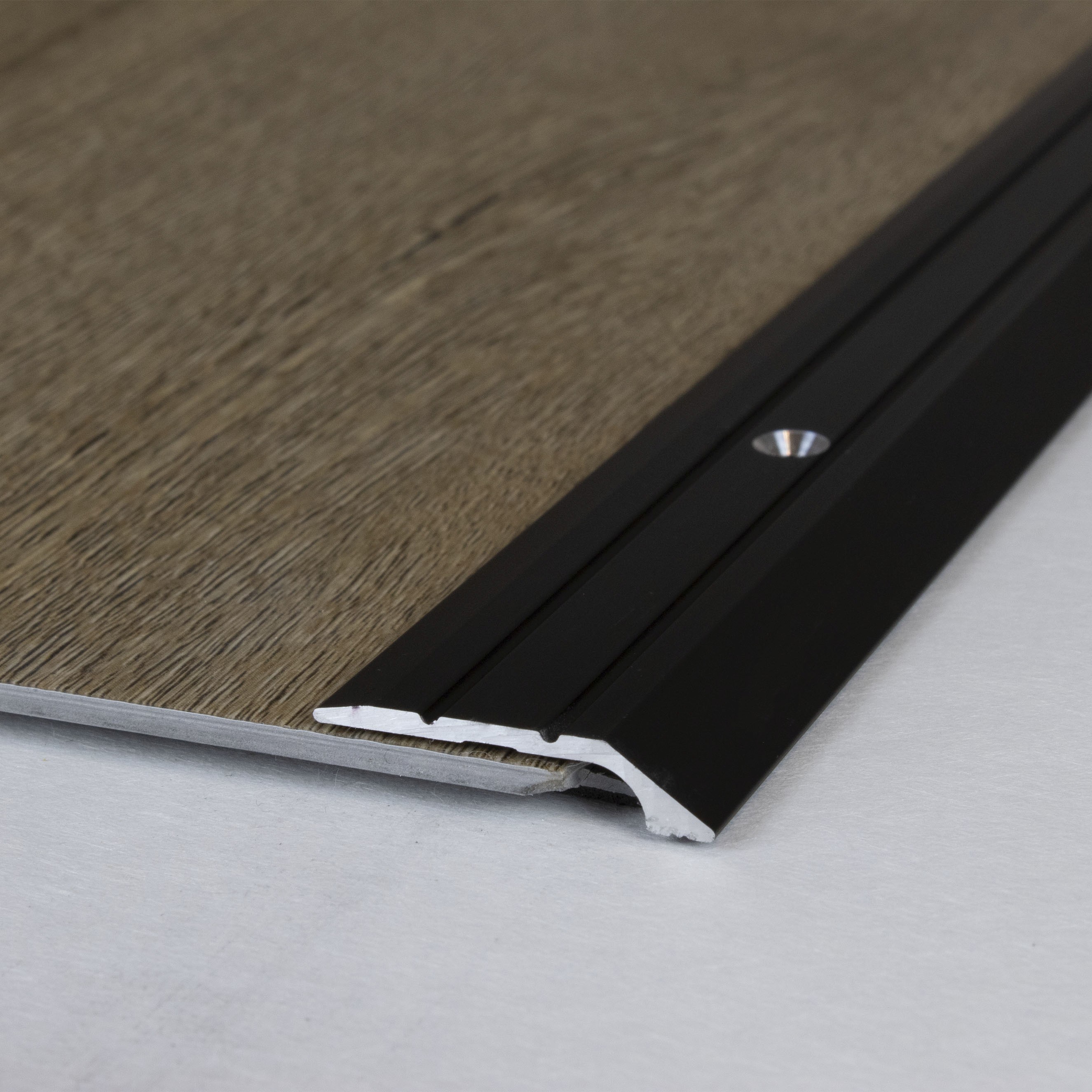 Profili di bordatura e finitura Auer Maryville B 30 mm altezza bordatura 4,5 mm alluminio anodizzato