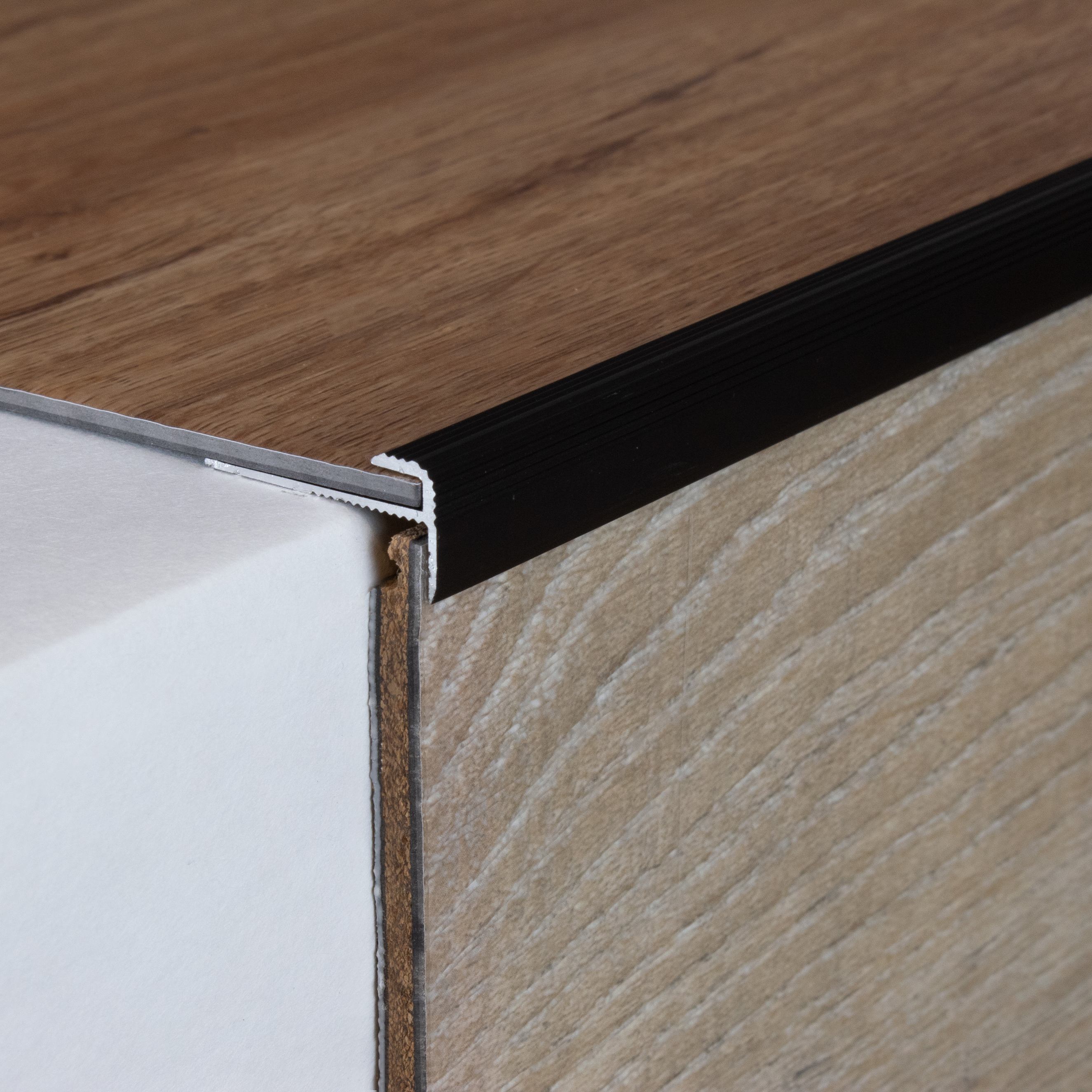 Profilo terminale, altezza 10 mm, larghezza 25 mm, altezza bordatura 3 mm, profilo di bordatura in alluminio PROVISTON